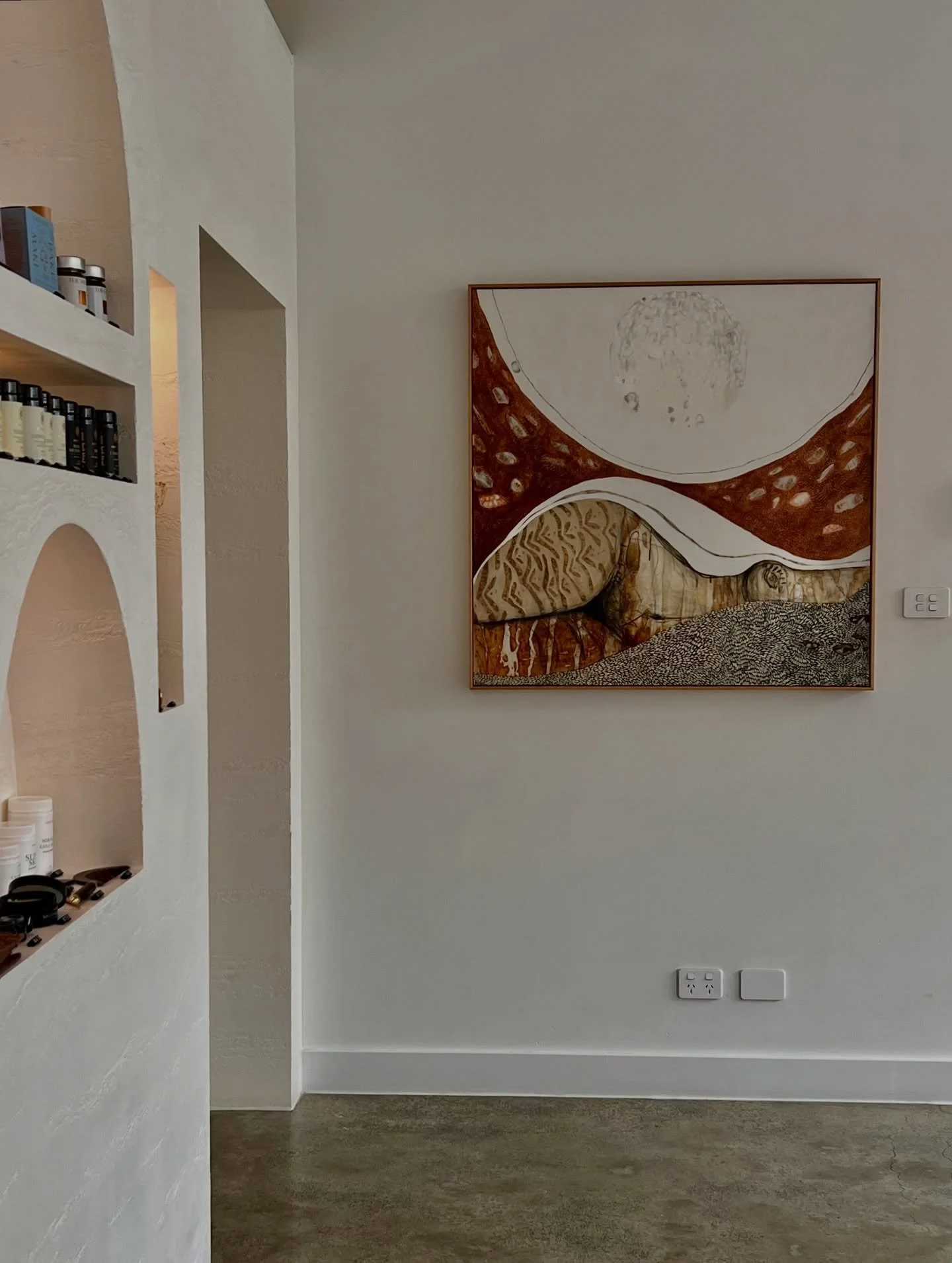 Welcoming this beautiful piece into the studio, its home with us until it finds its forever owner 🤎

Earthy, grounding and quietly powerful, it holds the space so effortlessly. The layers, the curves, the warmth&hellip; it feels like an exhale.

On 