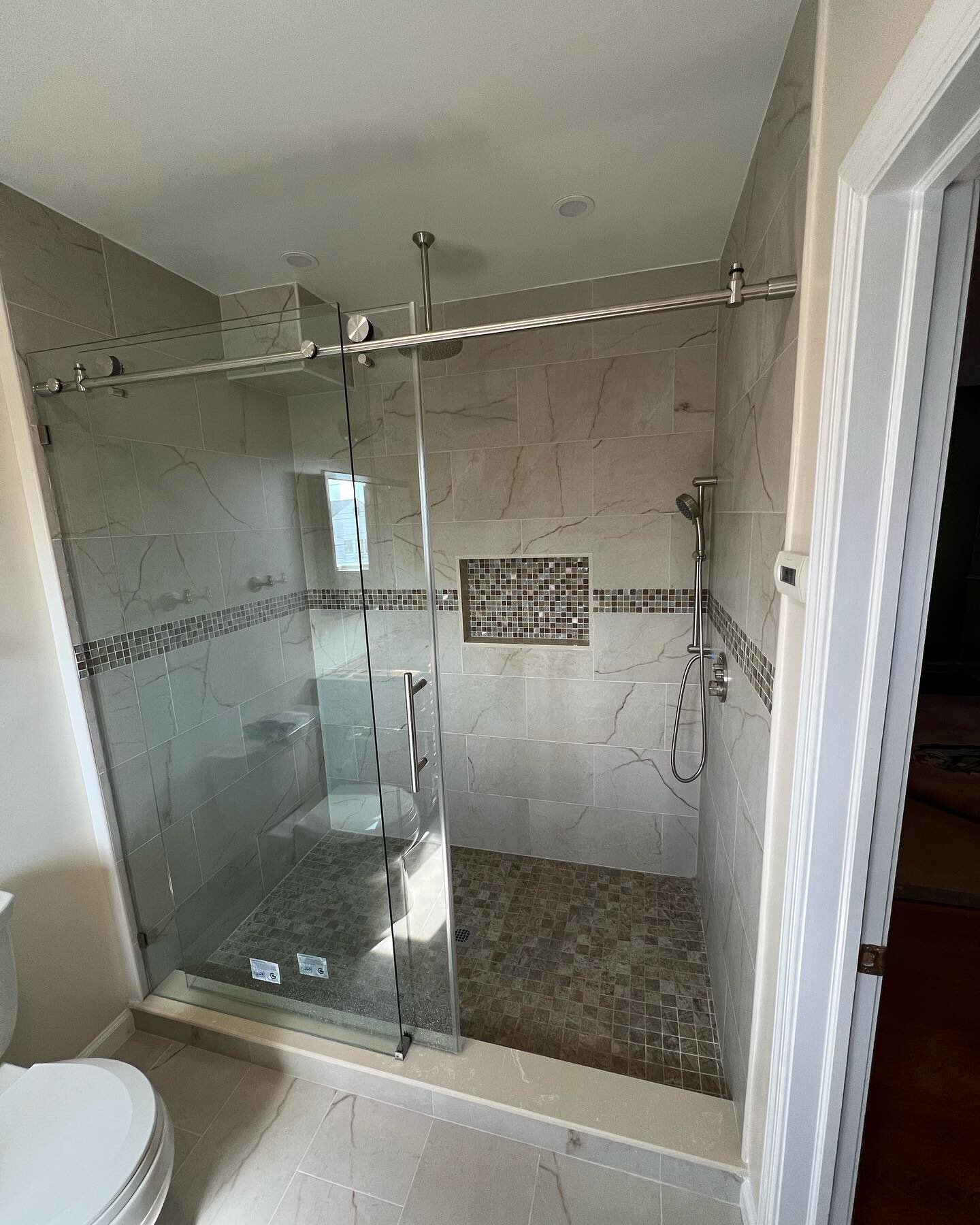 Removed an old tub and installed a custom walk in shower in massapequa. Just waiting on vanity tops to be finished and that&rsquo;ll wrap it all up. More pics to come. #massapequa #longislandcontractor #homerenovation #shower #grohe