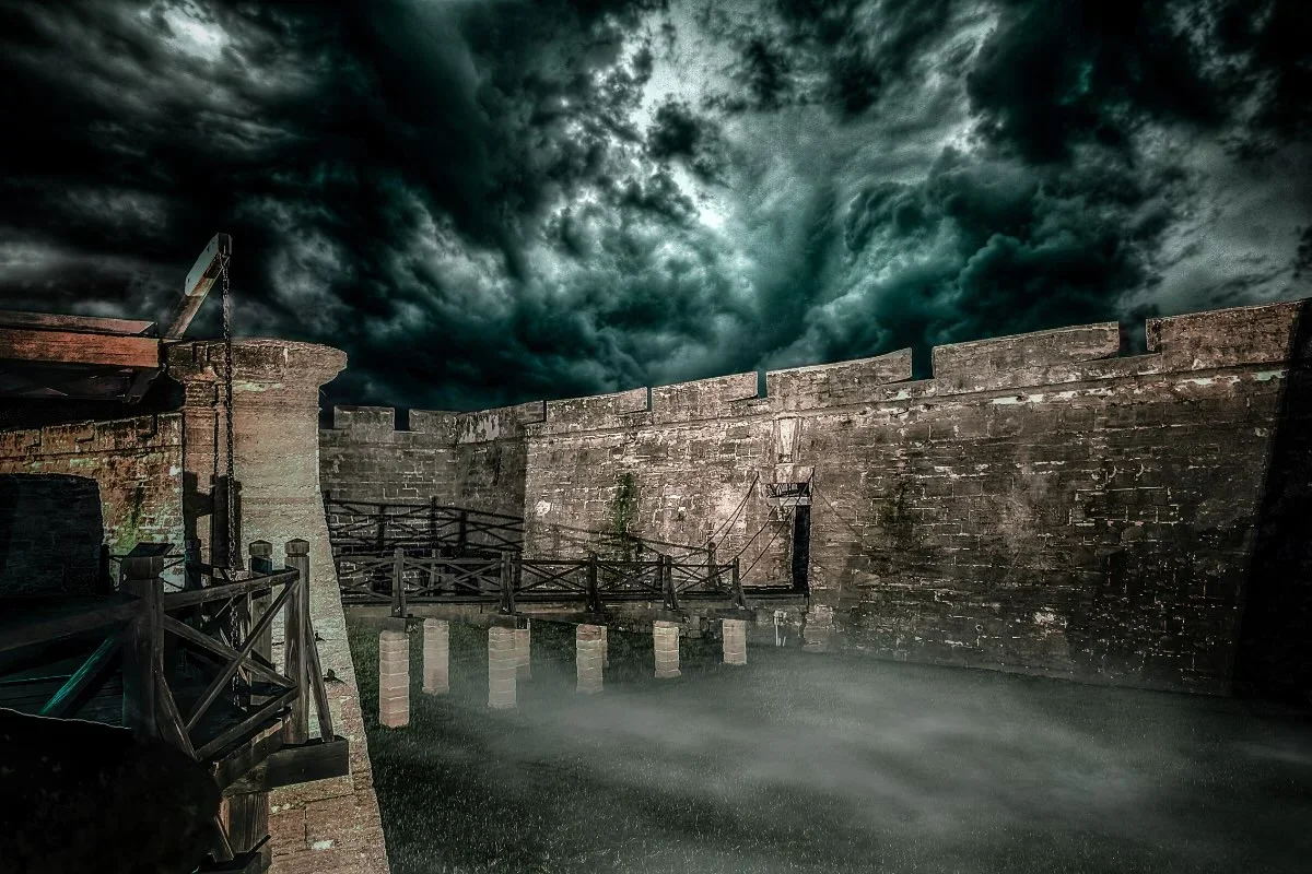 2 Girls, 1 Fort: Castillo de San Marcos National Monument