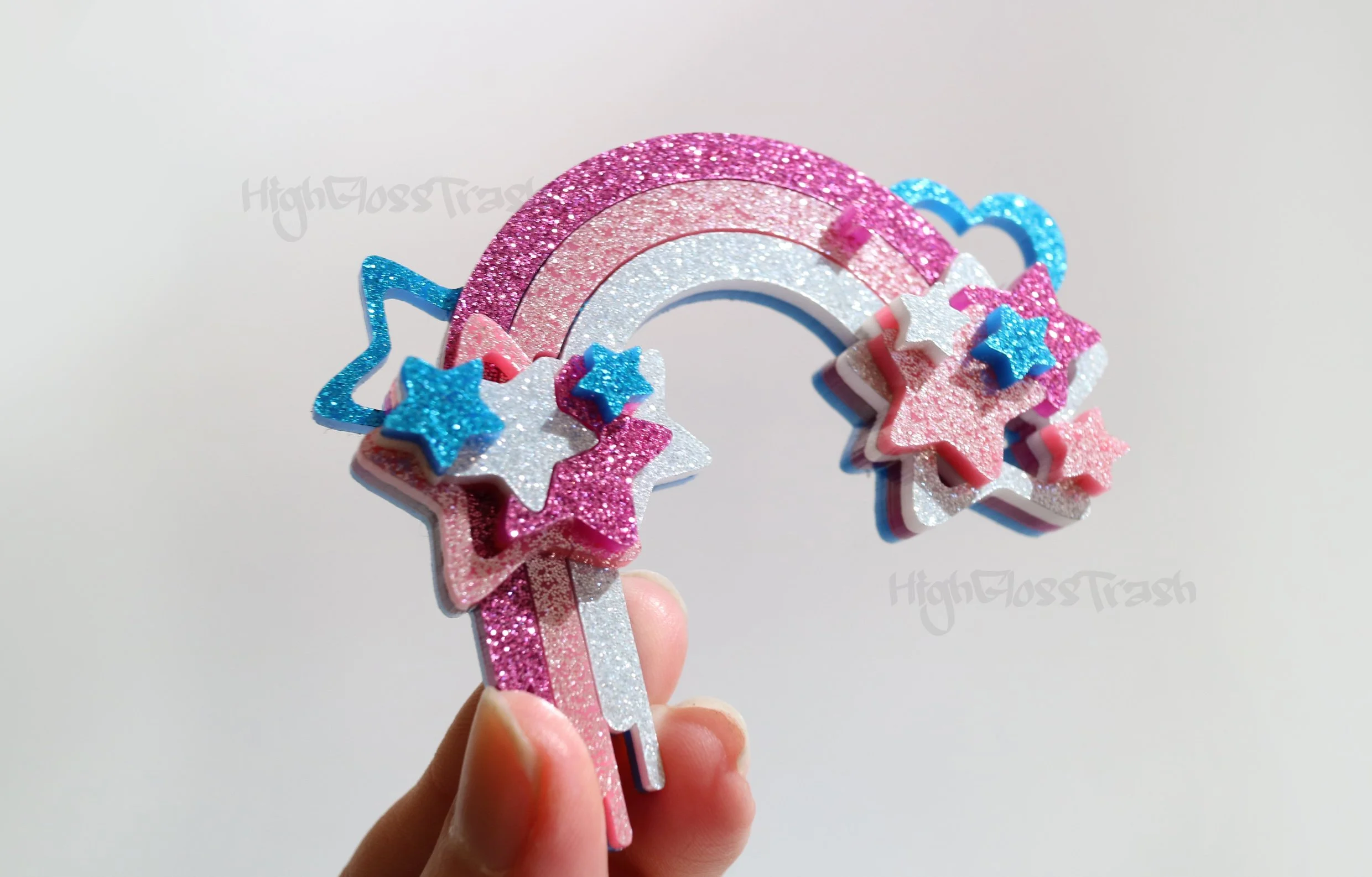 Trans_Flag_Brooch_01.jpg