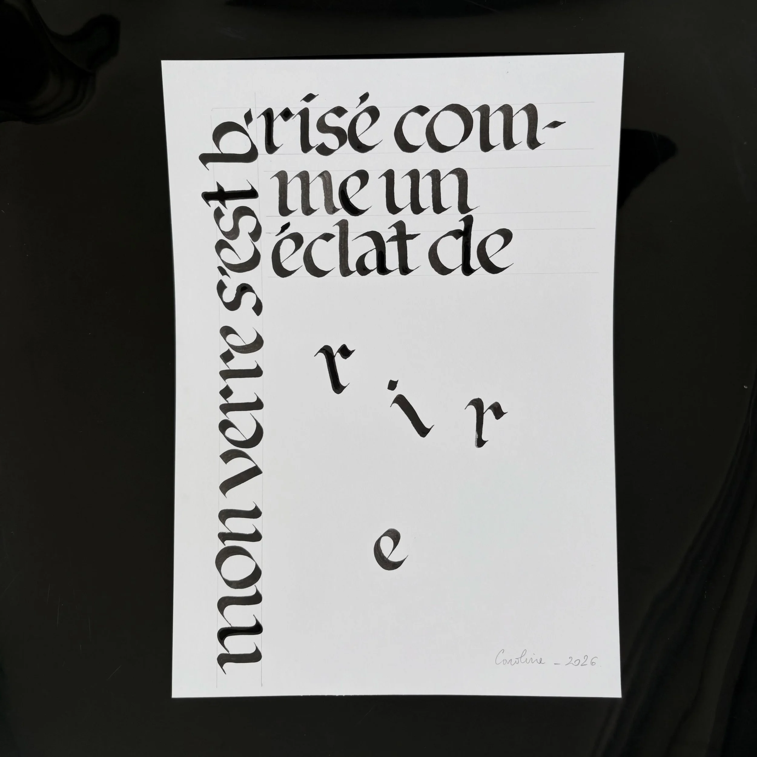 Commande sp&eacute;ciale : vers final de &laquo; Nuit
rh&eacute;nane &raquo; de Guillaume Apollinaire.
Format: 21x29,7cm, encre de chine sur papier.