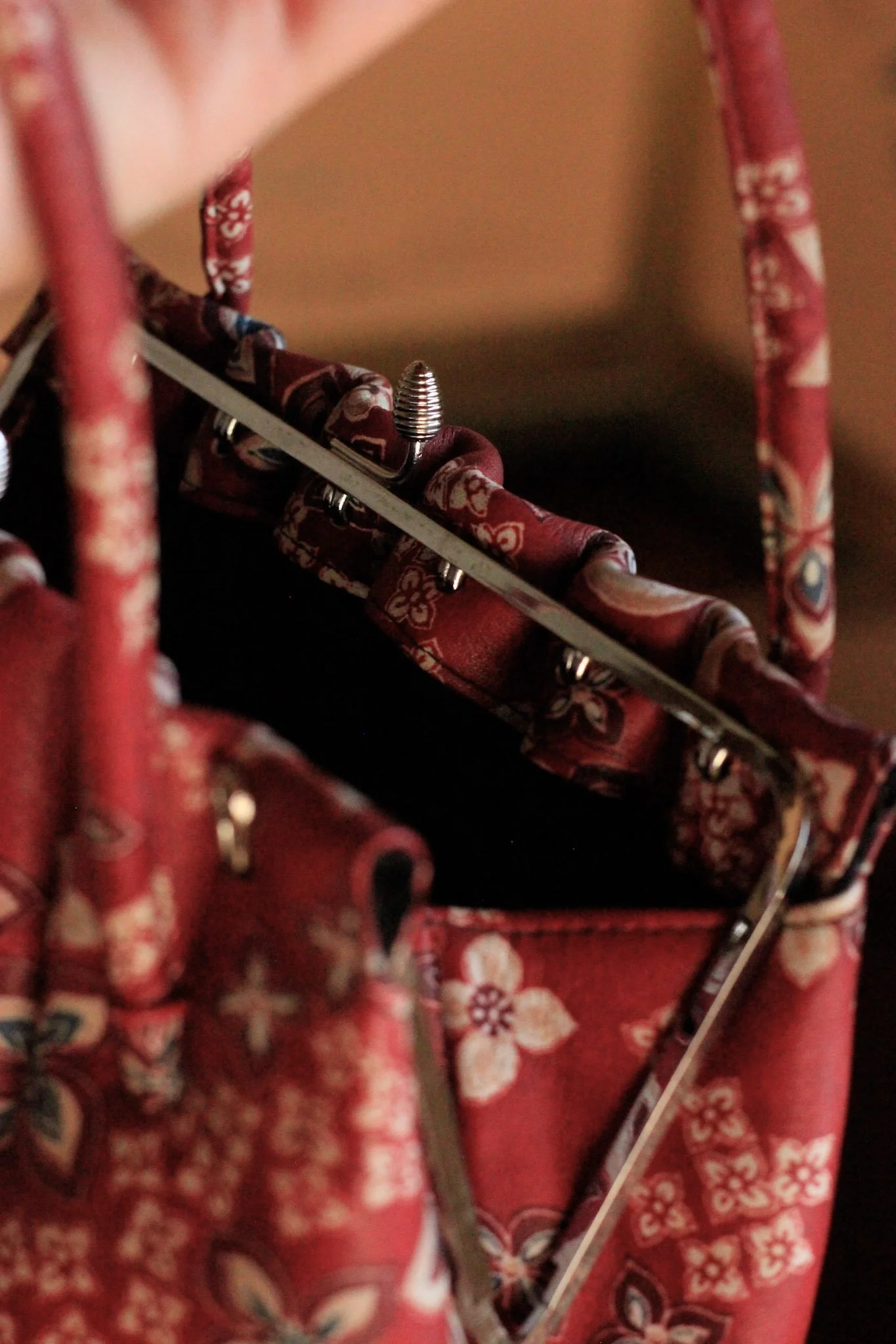 leather-red-wine-flowers-8.jpg