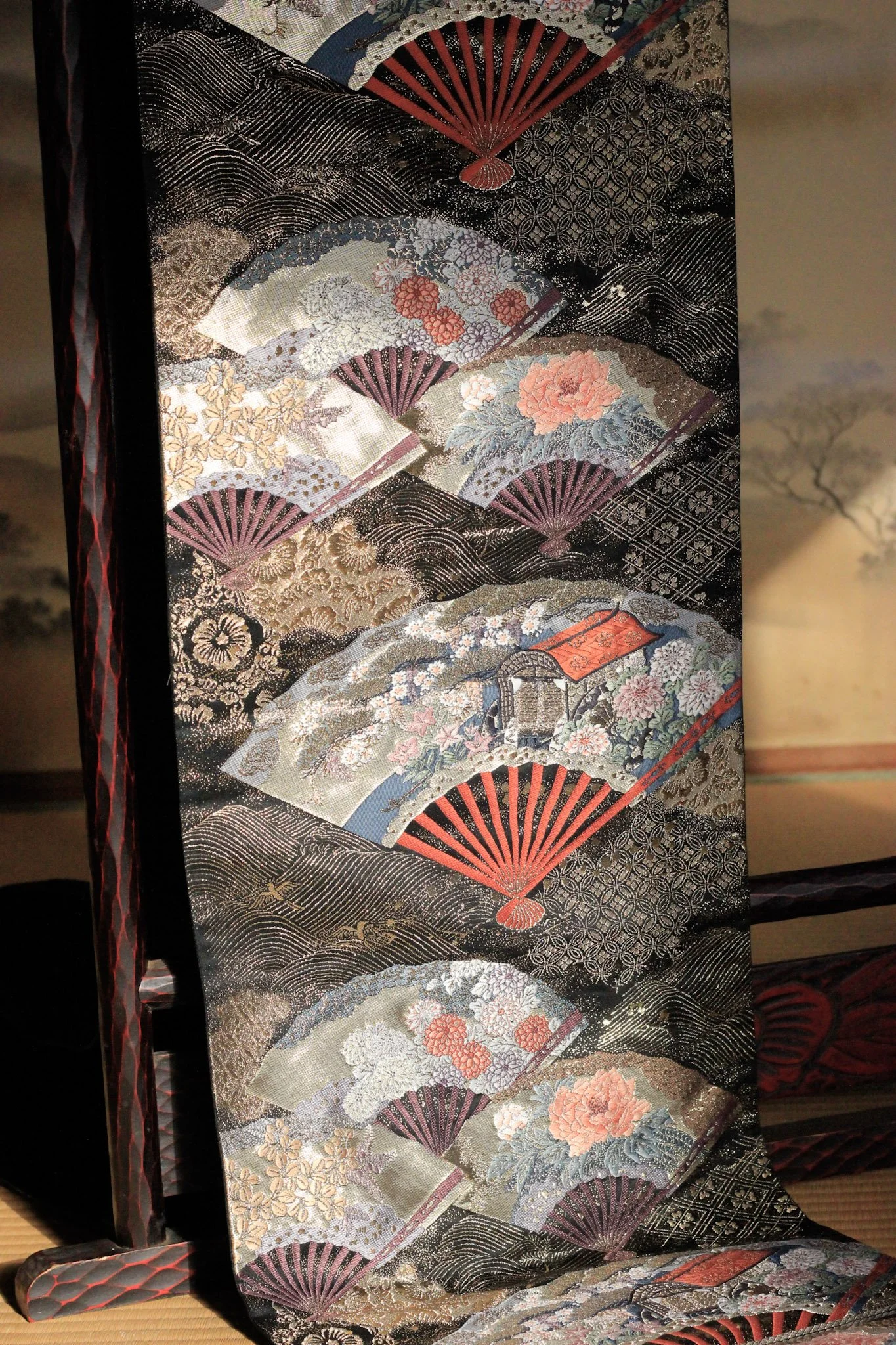 Folding Fans &amp; Flowers