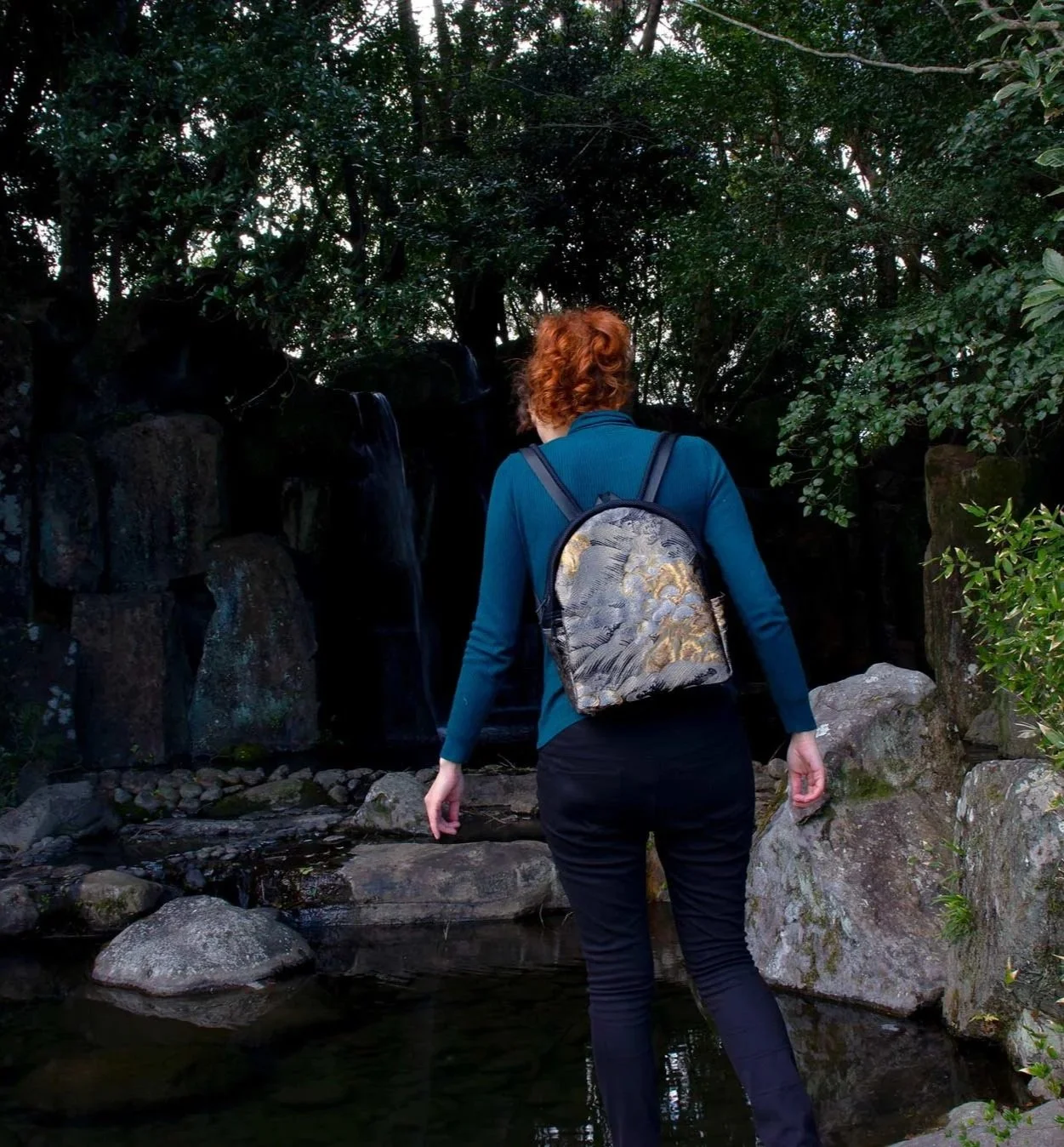 backpack-glittering-storm-2-web.jpg