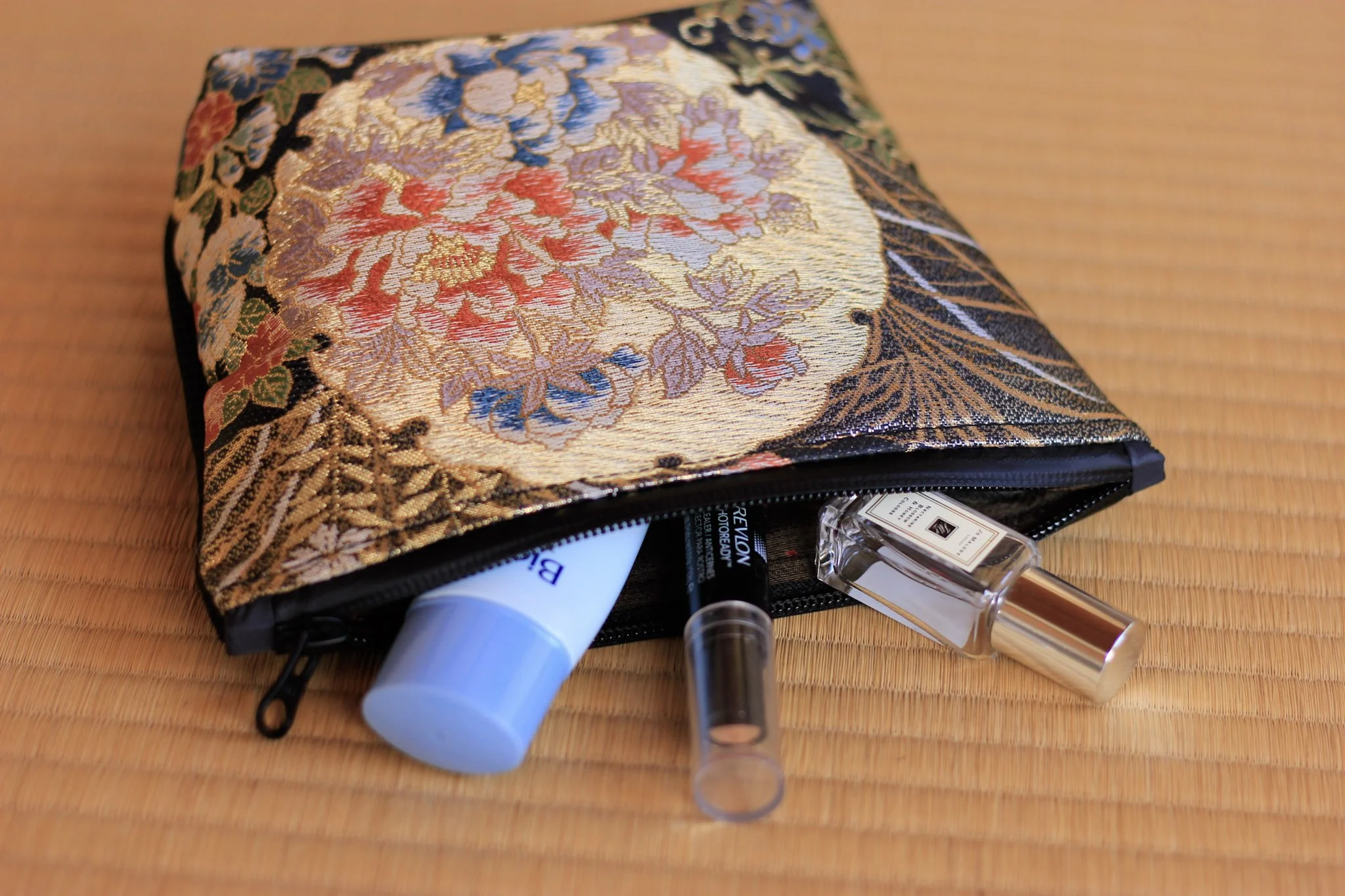 Peonies-travel-pouch-2.jpg