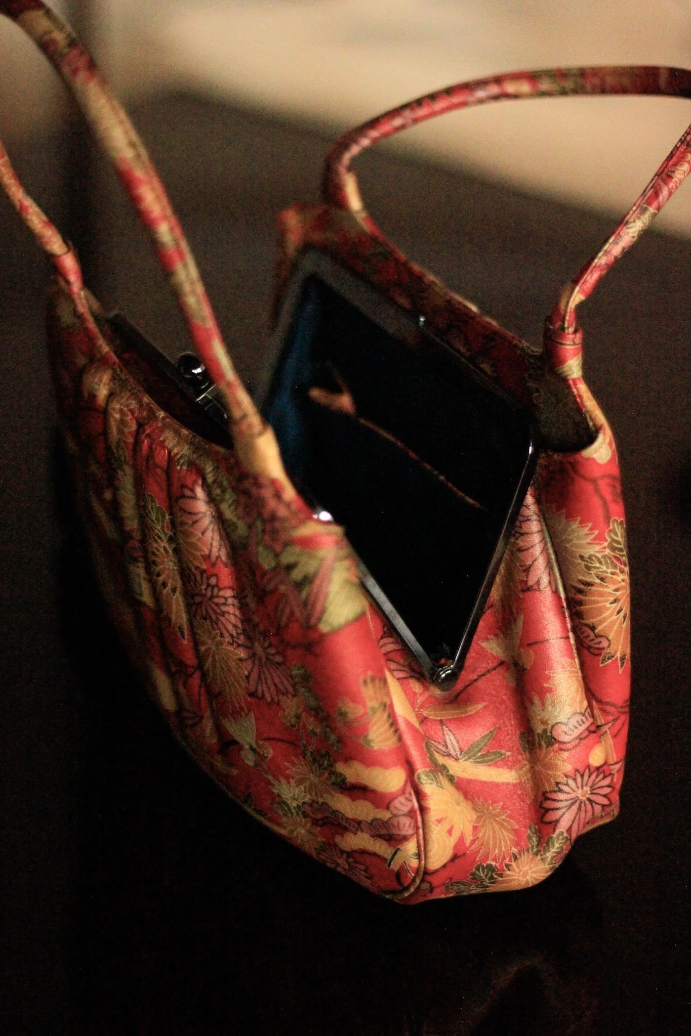 leather-bag-orange-kimono-landscape-9.jpg