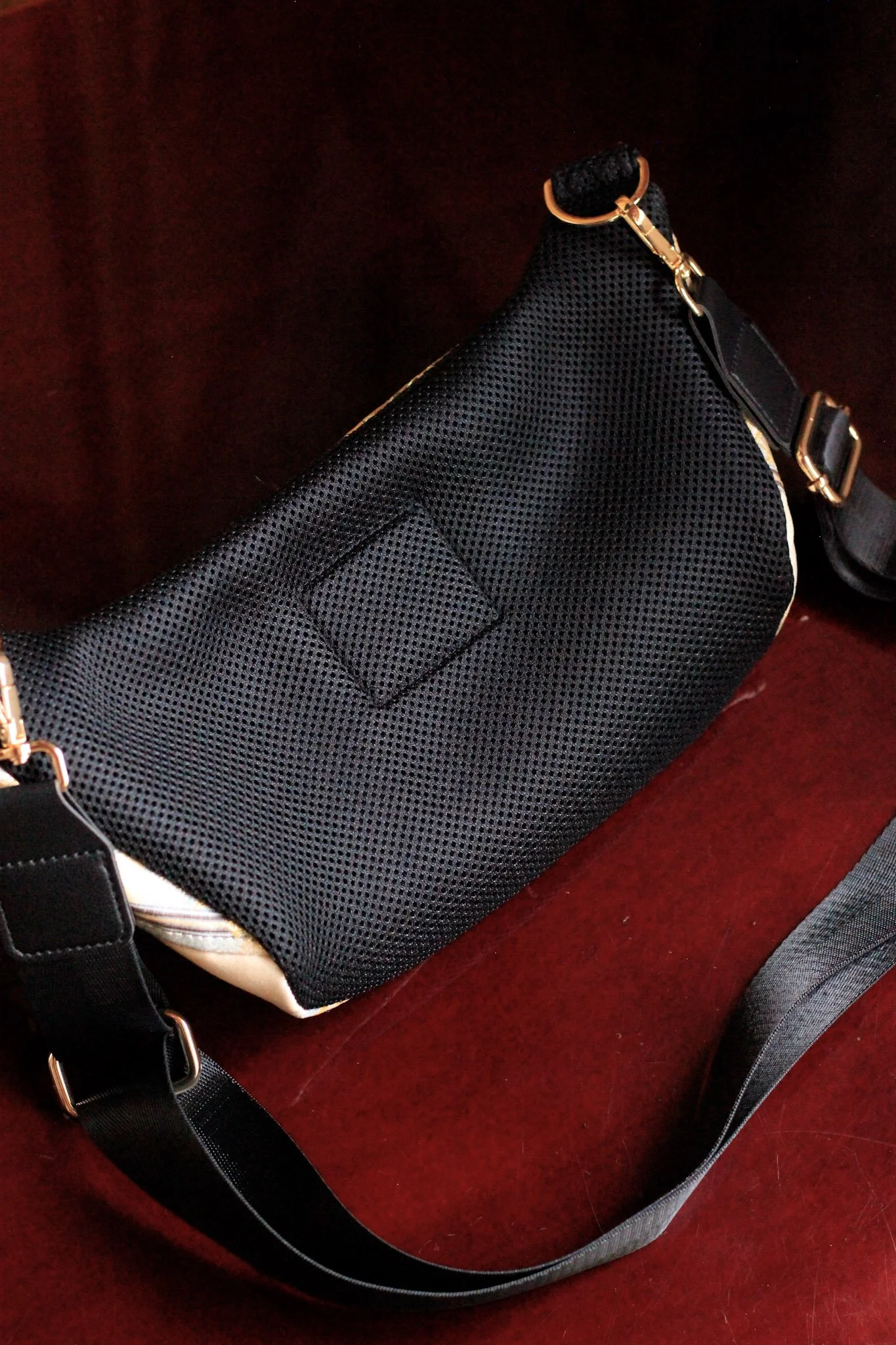 gold-cranes-bumbag-web-11.jpg