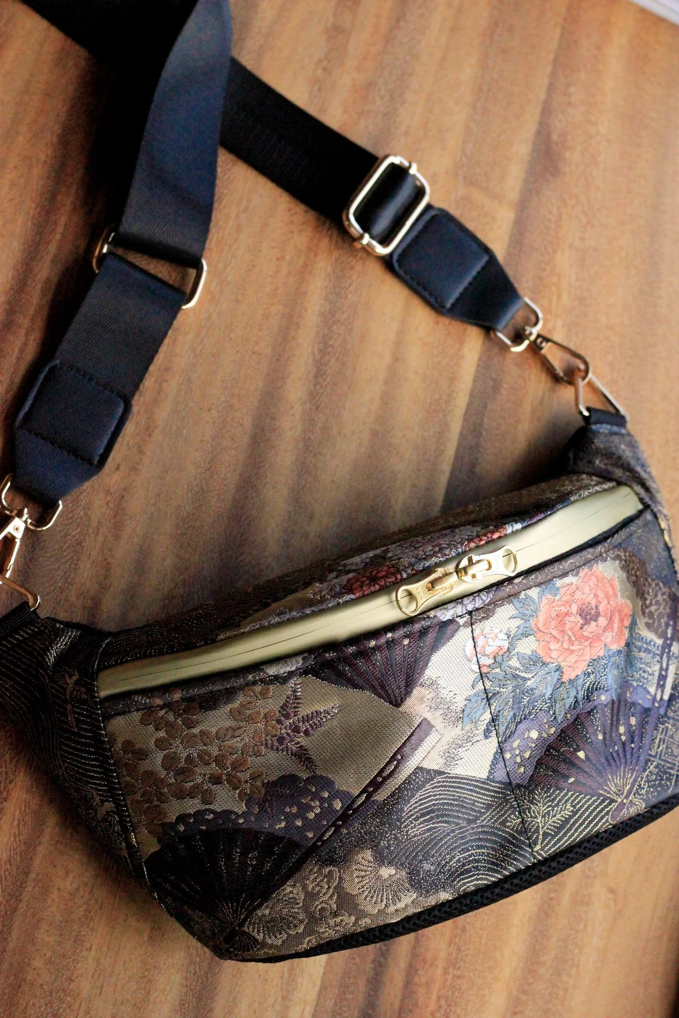 paper-fan-bumbag-web.jpg