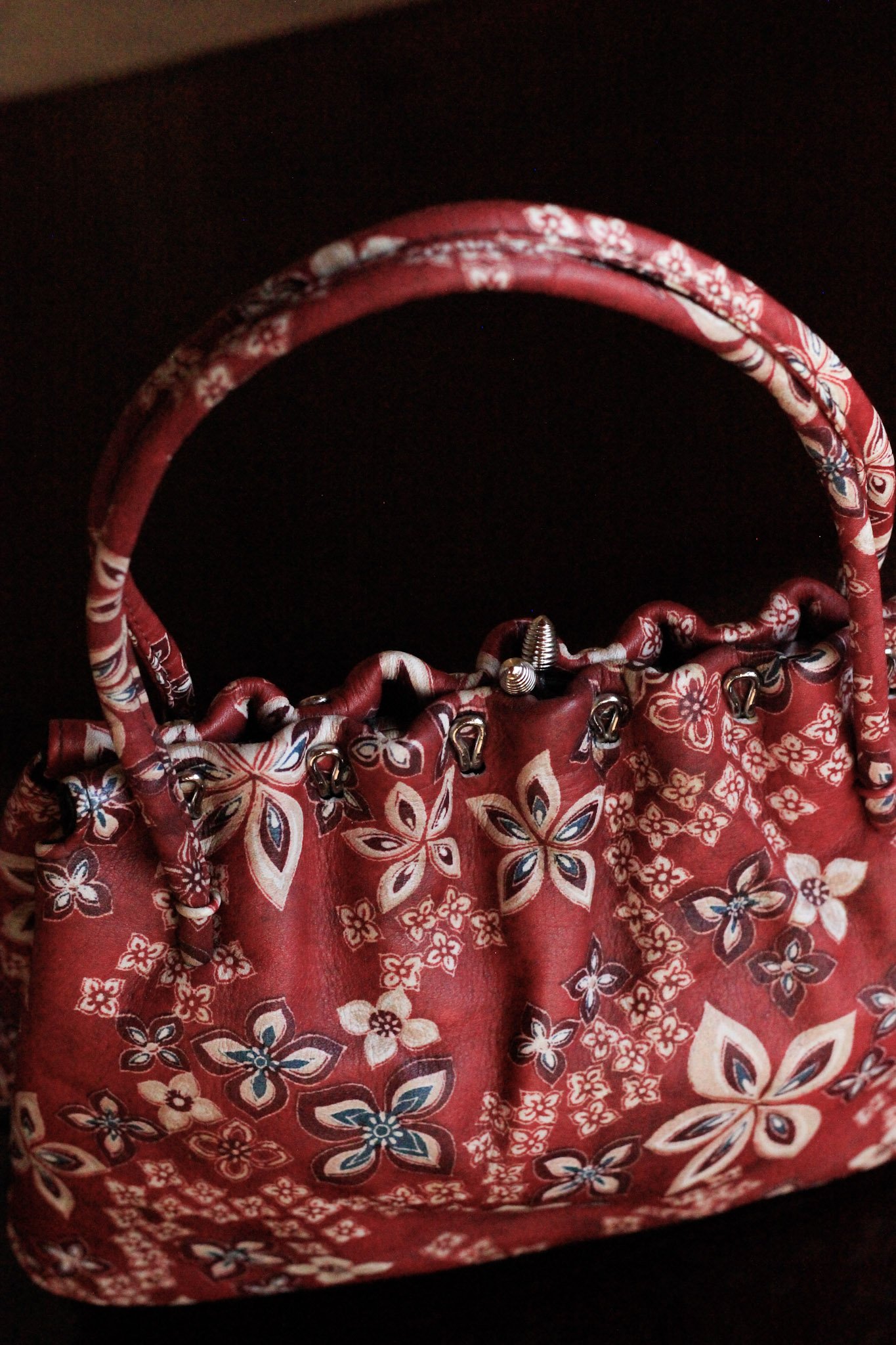leather-red-wine-flowers-4.jpg