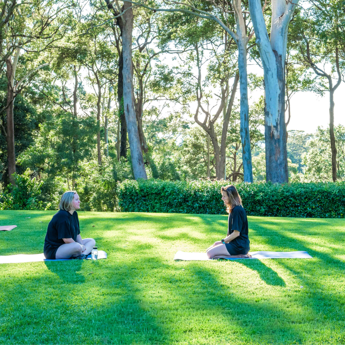 Small, consistent changes compound faster than drastic overhauls. Learn why micro-habits beat motivation, how Anna transformed her energy in 4 weeks, and the psychology behind sustainable results without restriction or burnout.