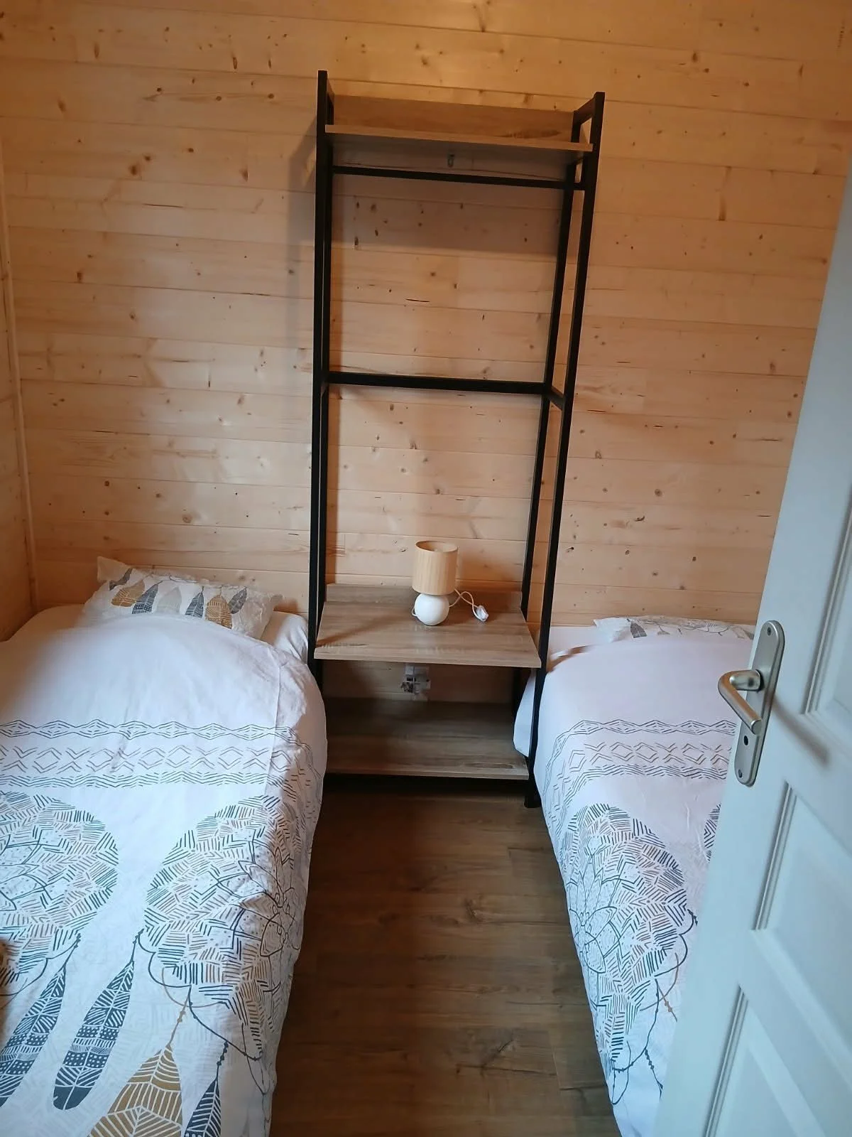 Primevère chambre lit simple