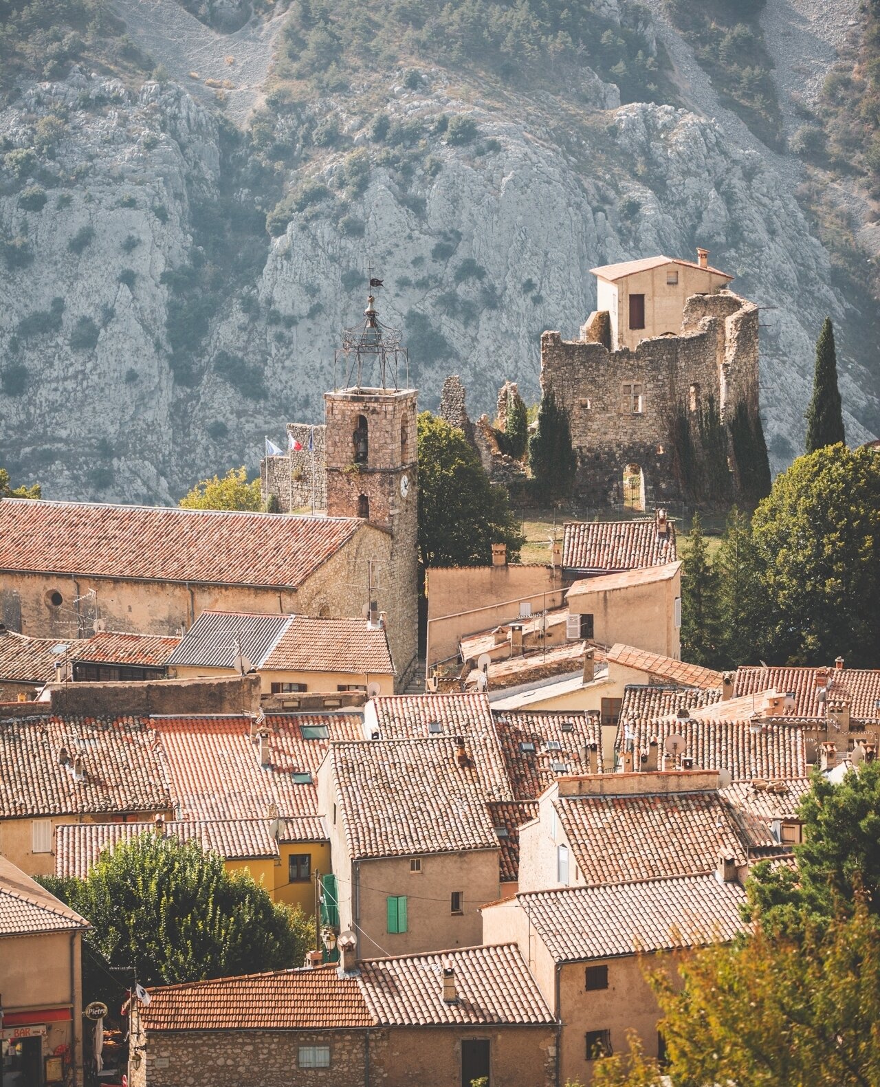 ➖ À LA PROVENÇALE ➖

This shot depicting Provençal architecture in all its splendor was taken in Gréolières, not far from the P-FR-10 course. 

We are