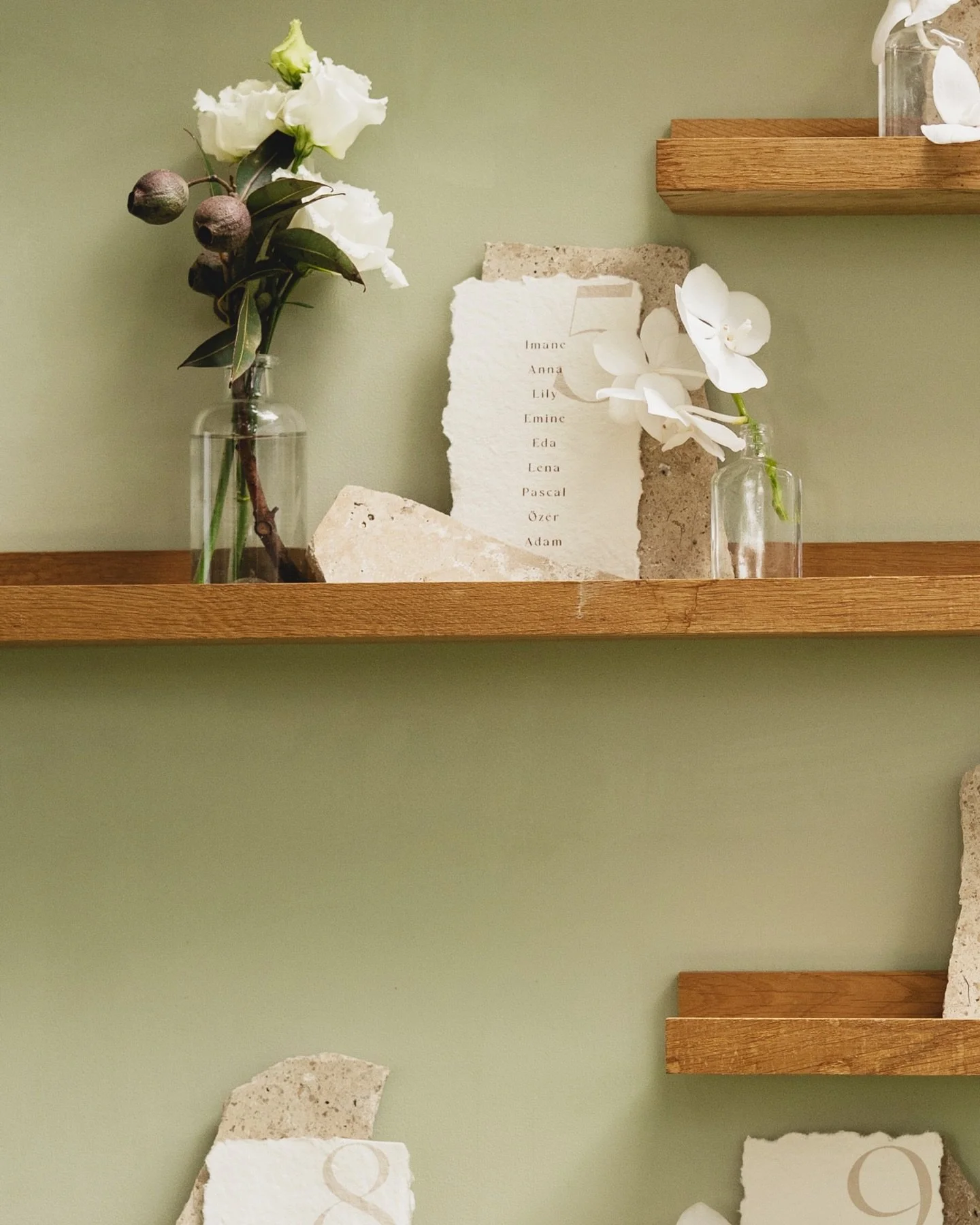 Green &amp; beige 
Une harmonie subtile entre tons neutre et accents v&eacute;g&eacute;taux, pens&eacute;e pour cr&eacute;er une atmosph&egrave;re &agrave; la fois chic, intemporelle et chaleureuse. 
Un vrai bonheur de voir la m&eacute;tamorphose de 