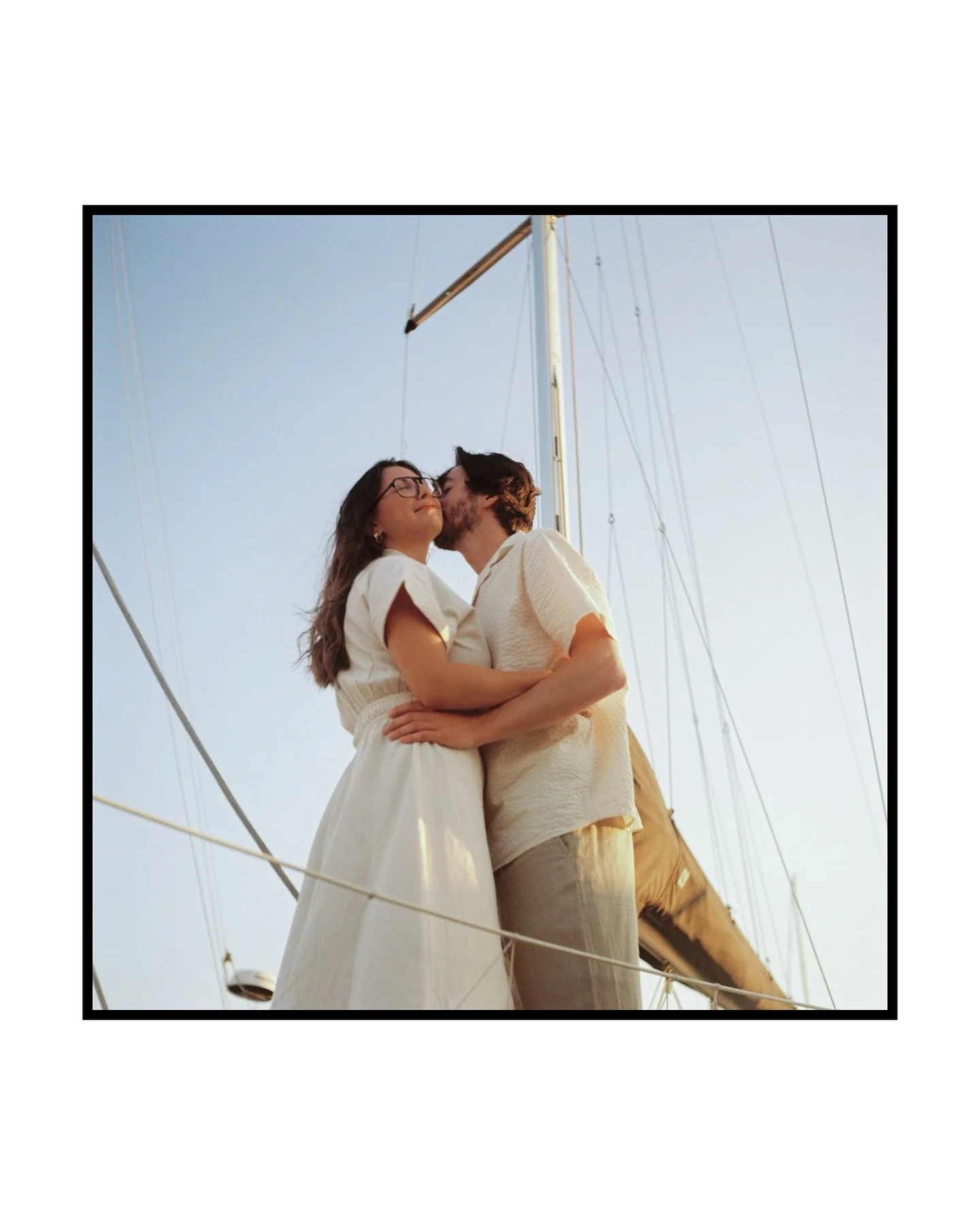 100% en 6x6 avec mon Yashica Mat. J&rsquo;ai un faible pour le format carr&eacute; en moyen format&hellip; il donne une douceur et une pr&eacute;sence uniques aux images.

Dev + scan: @stenope.lab