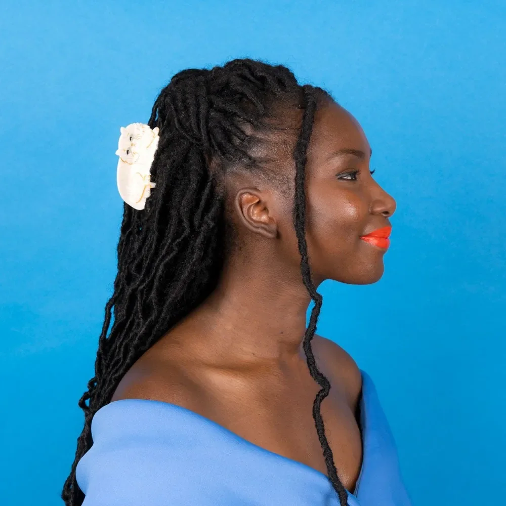 Coucou Suzette Persian Cat Hair Claw in glossy cellulose acetate, a playful French cat hair accessory for cat lovers.