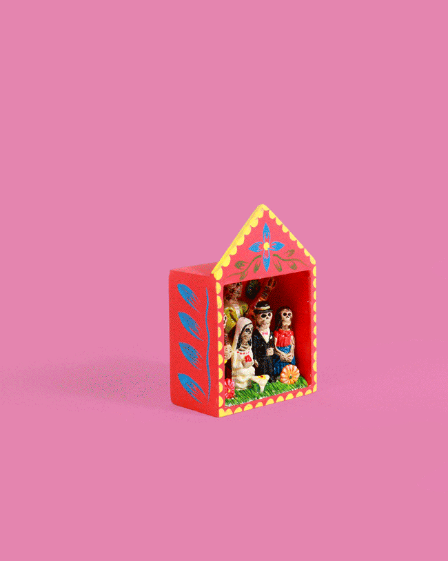 SHADOW BOXSiesta_small_wedding_retablo_3129ebe6-93e7-46e5-b1ce-d57bfc9c54b0.gif