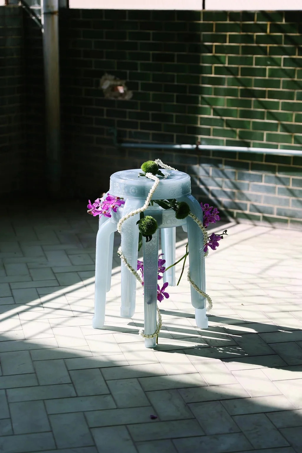 RUMBA BOR Fah Sai blue speckled woven stool made from recycled polypropylene for small Hong Kong apartments.