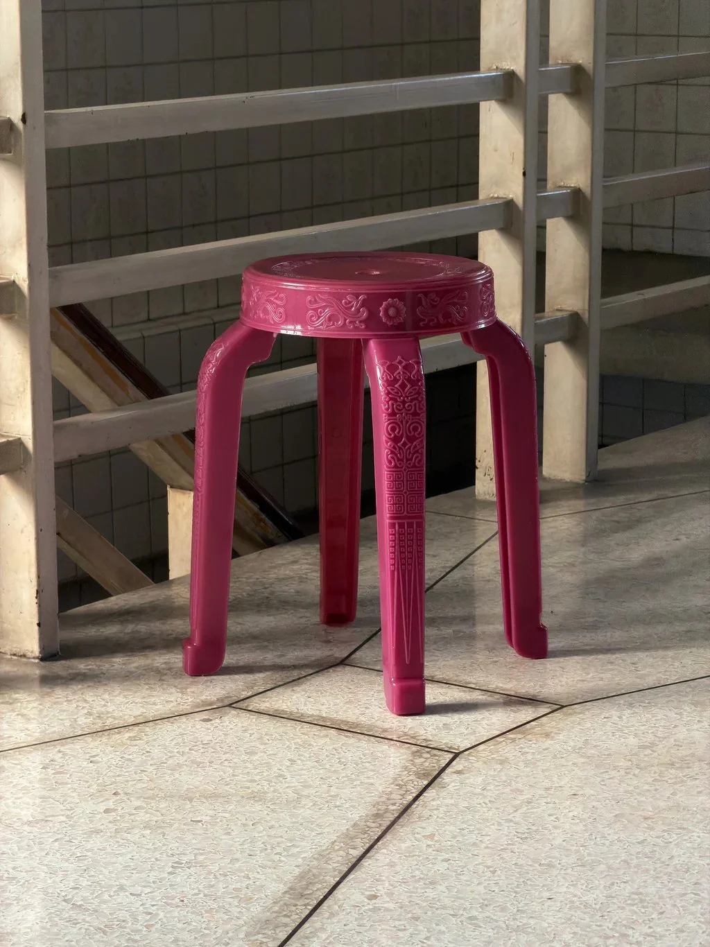 RUMBA BOR Chaba purple translucent woven stool made from recycled polypropylene for small Hong Kong homes.