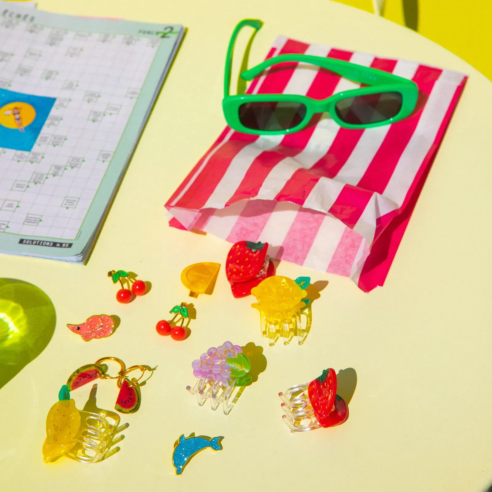 Discover Coucou Suzette Mini Lemon Hair Claw, a cheerful French fruit-inspired hair accessory in glossy cellulose acetate. A sweet little gift, curated by Goosebump in Hong Kong.