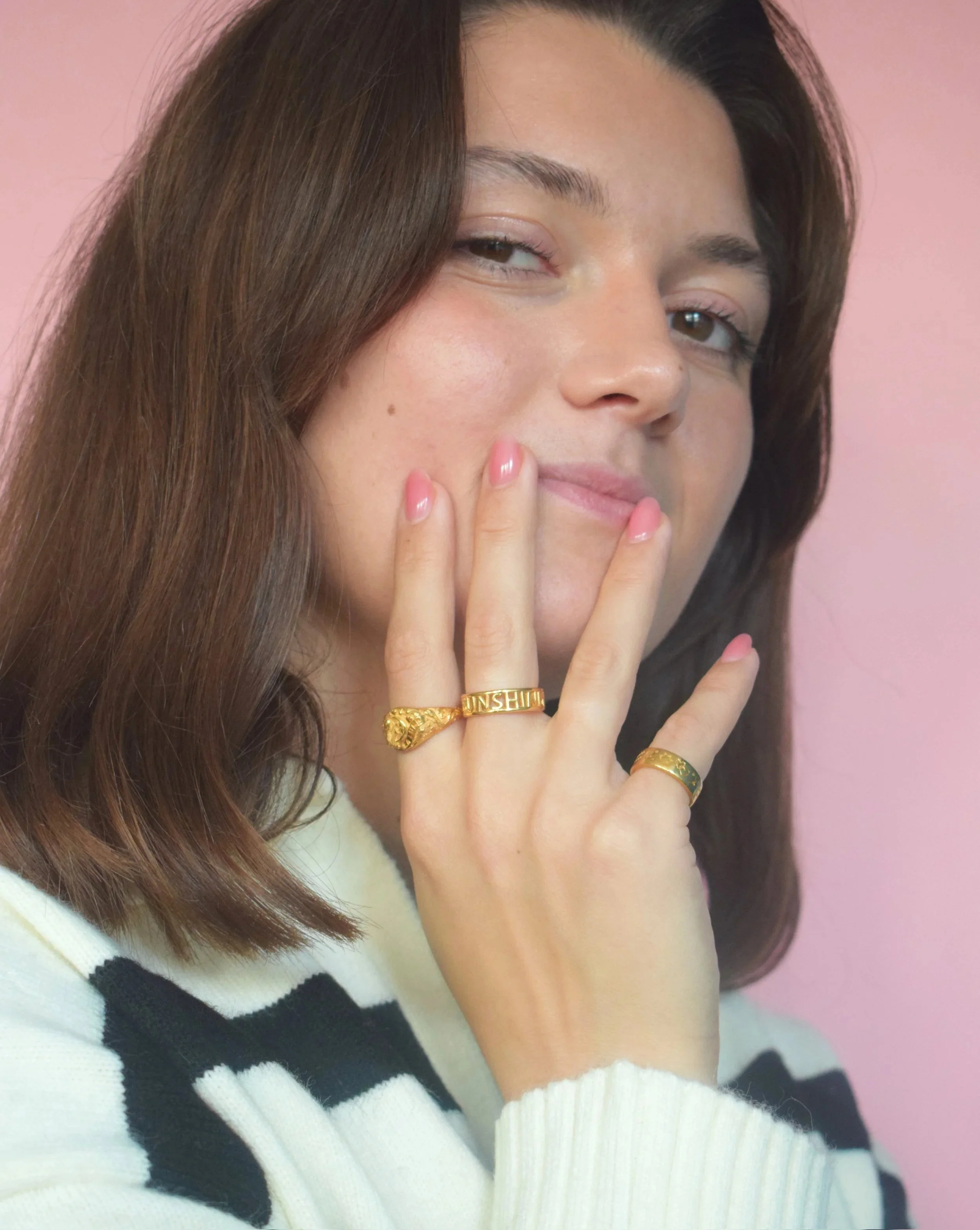 Good Daze You Are My Sunshine Ring in 18k gold vermeil featuring sun motif detail, gift wrapped with Goosebump ring box at Goosebump Hong Kong.