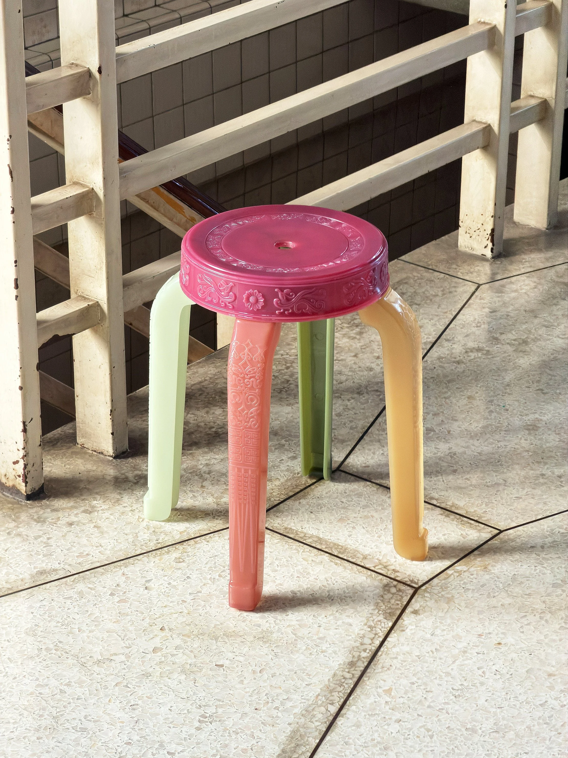 RUMBA BOR Look Choop 107 marble woven stool with Chinese-inspired detailing for small Hong Kong homes.