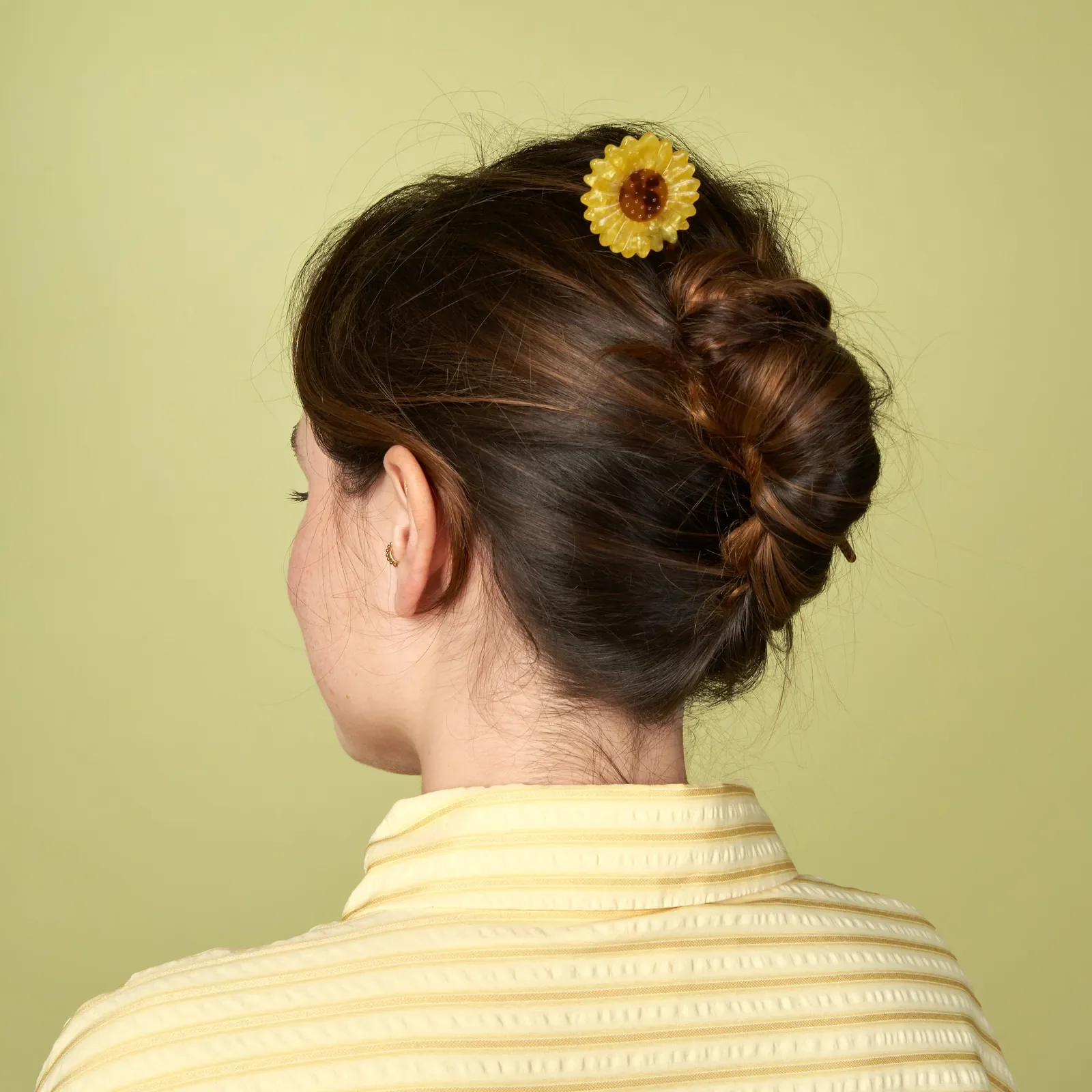 Discover Coucou Suzette Sunflower Hair Stick, a bright French flower hair accessory in glossy cellulose acetate. A thoughtful little gift for flower lovers, curated by Goosebump in Hong Kong.