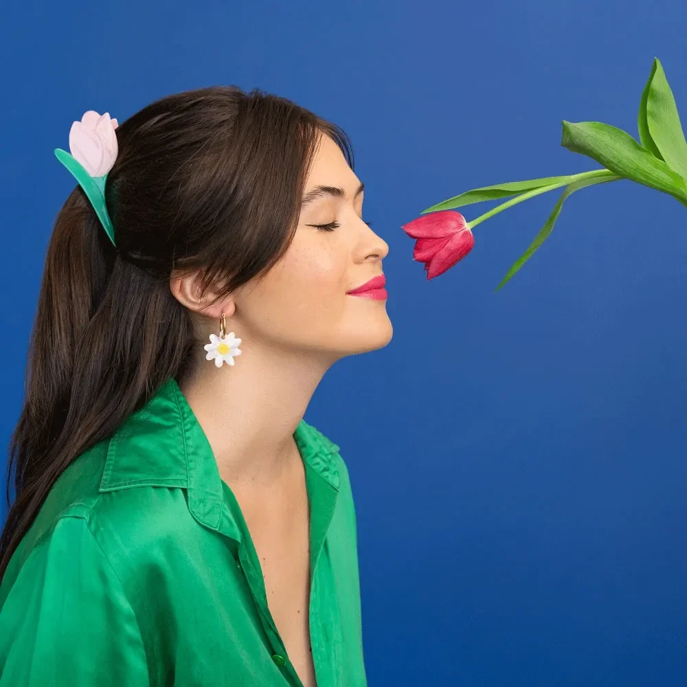 Coucou Suzette Tulip Hair Claw in glossy cellulose acetate, an elegant French flower hair accessory curated by Goosebump.