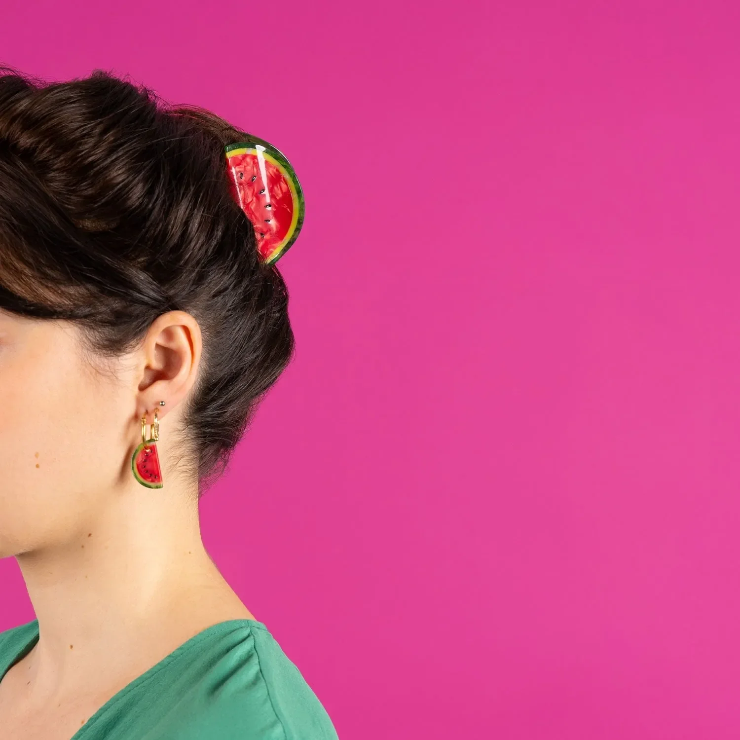 Discover Coucou Suzette Orange Hair Claw, a cheerful French fruit-inspired hair accessory in glossy cellulose acetate. A playful little gift, curated by Goosebump in Hong Kong.