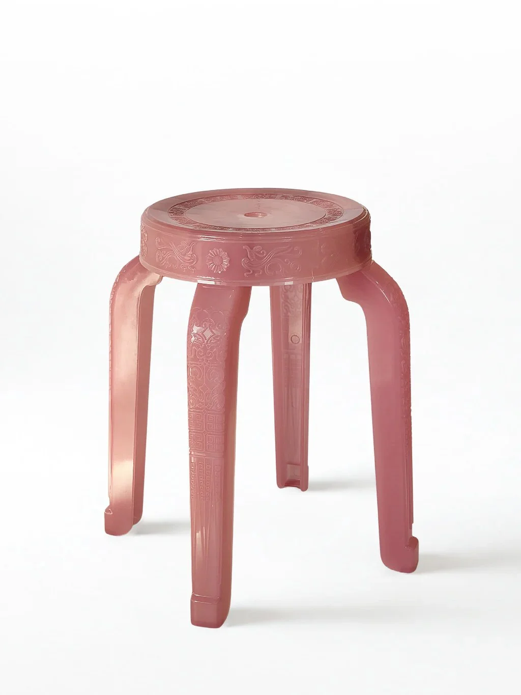 RUMBA BOR Gleabua marble pattern woven stool made from recycled polypropylene for small Hong Kong apartments.