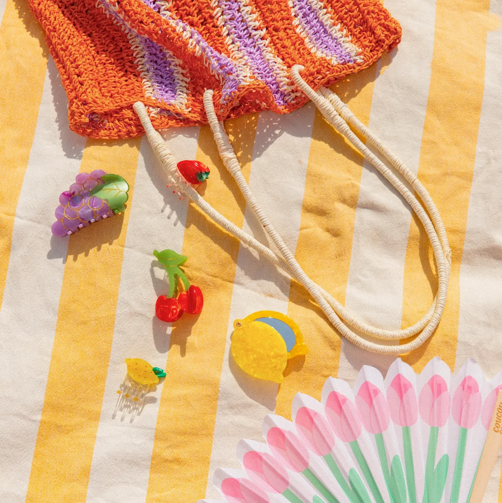 Discover Coucou Suzette Mini Lemon Hair Claw, a cheerful French fruit-inspired hair accessory in glossy cellulose acetate. A sweet little gift, curated by Goosebump in Hong Kong.
