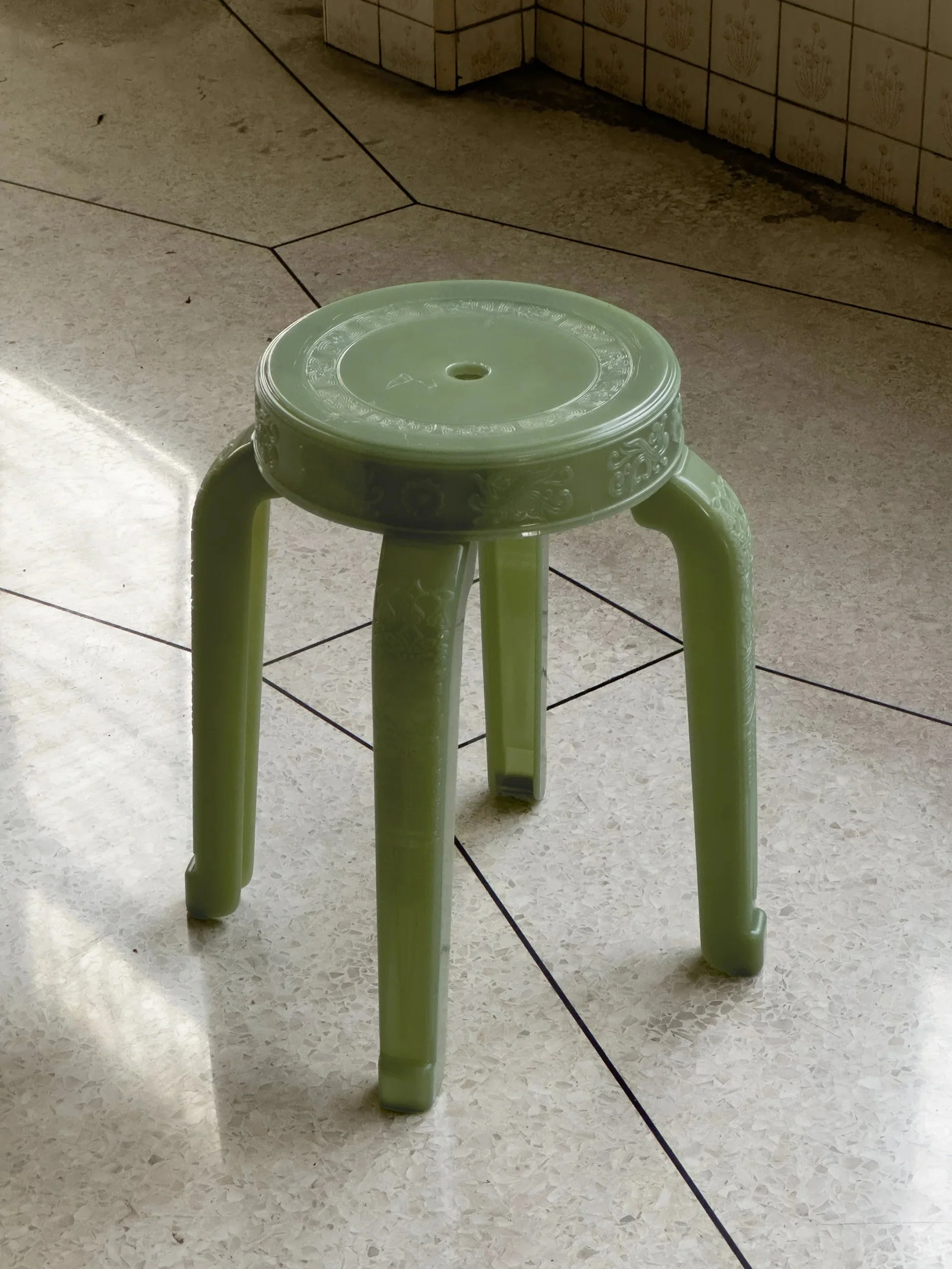 RUMBA BOR Baitoey woven stool for small Hong Kong apartments, lightweight recycled polypropylene furniture available at Goosebump.