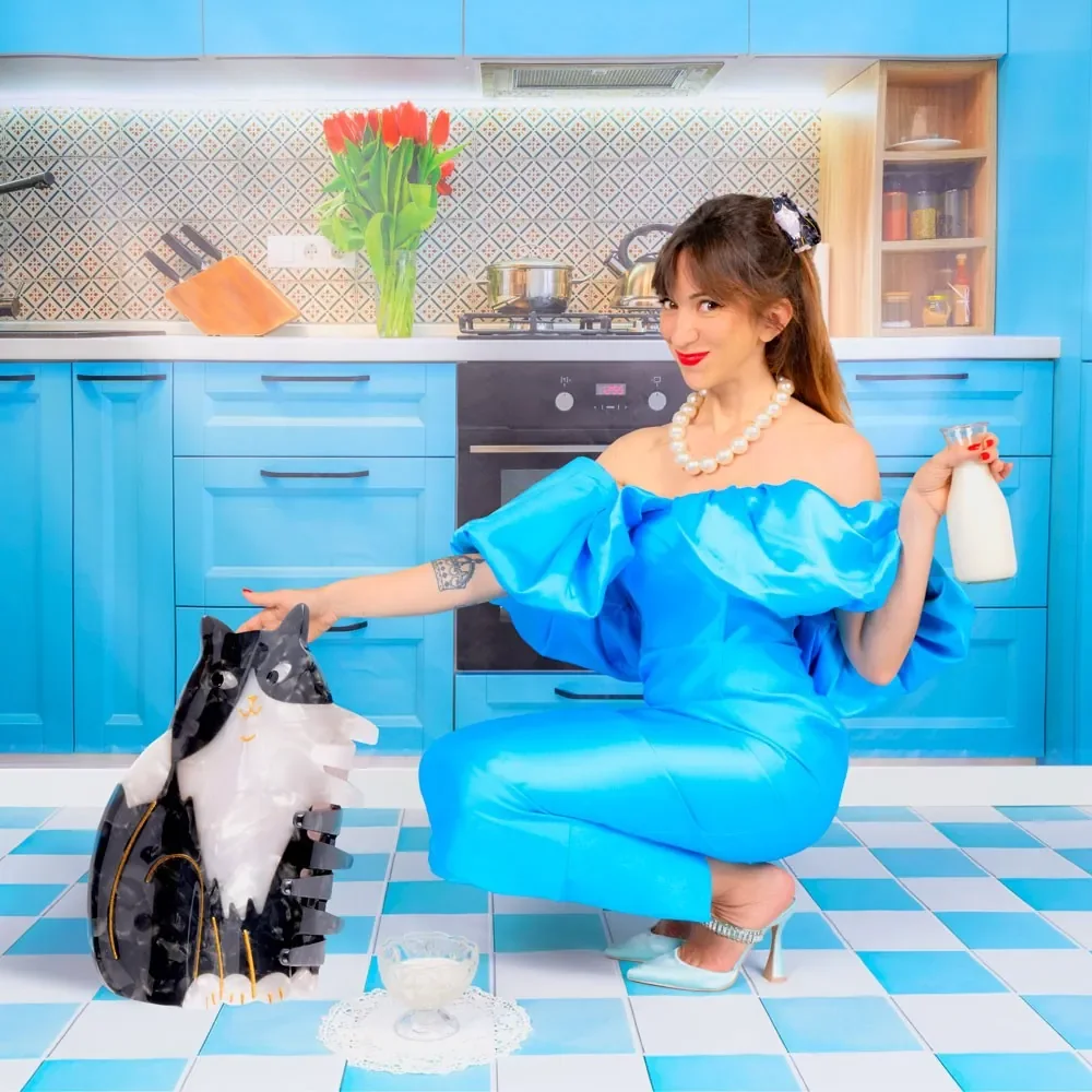 Coucou Suzette Black & White Cat Hair Claw in glossy cellulose acetate, a playful French cat hair accessory for cat lovers.