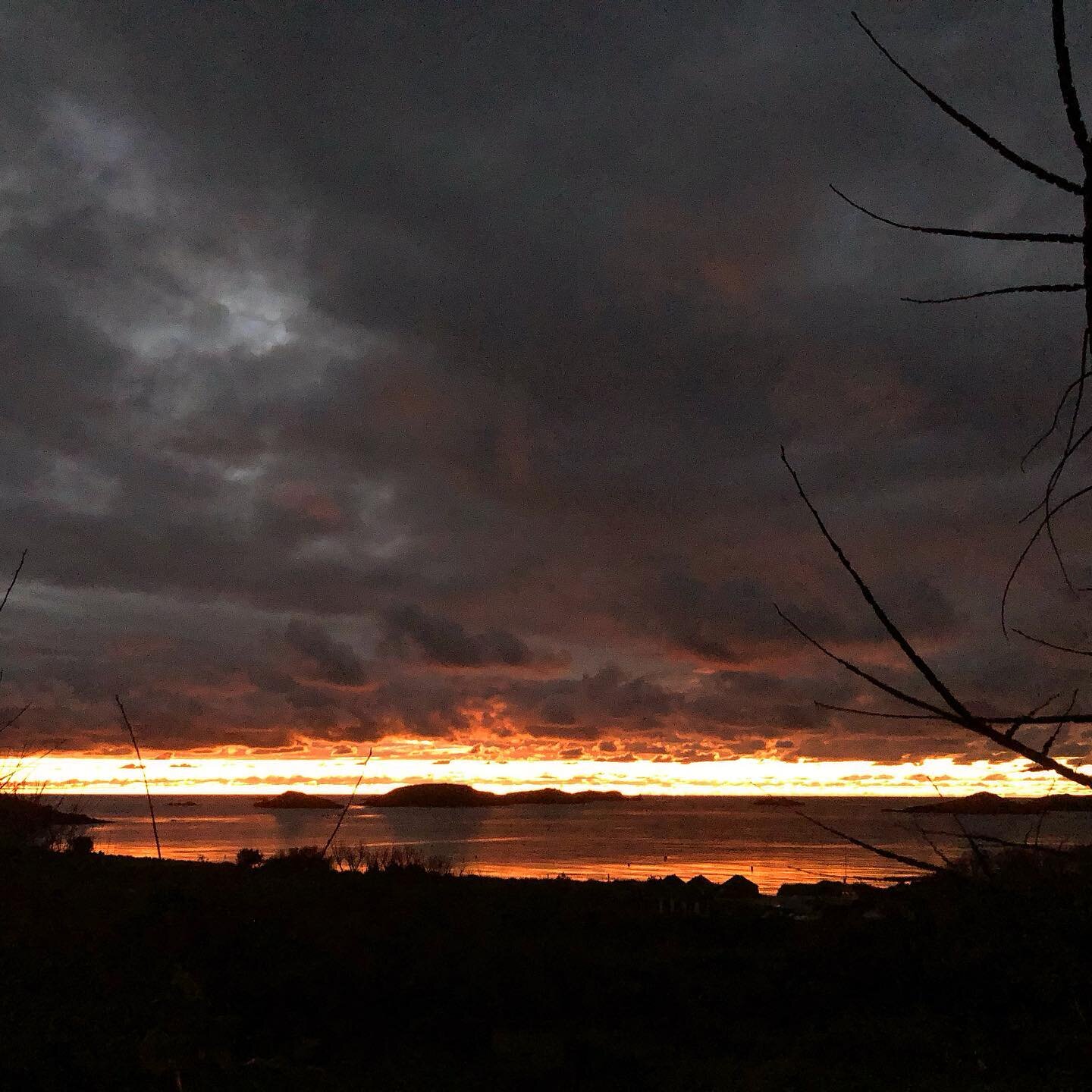 Red sky at night, sailors' delight.
Red sky at morning, sailors take warning. #weather #sunrise #scilly #seasalt #iselsofscilly