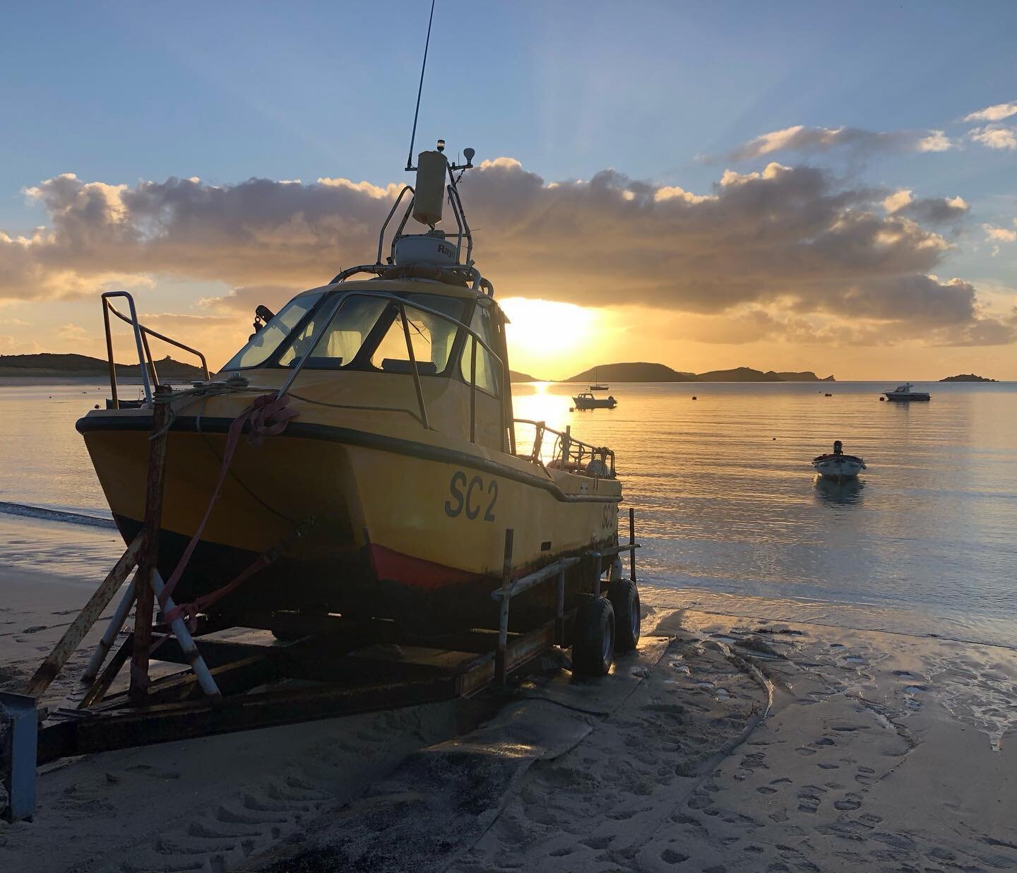 Too nice to be pulling up the boat really ! #winteriscoming #scilly