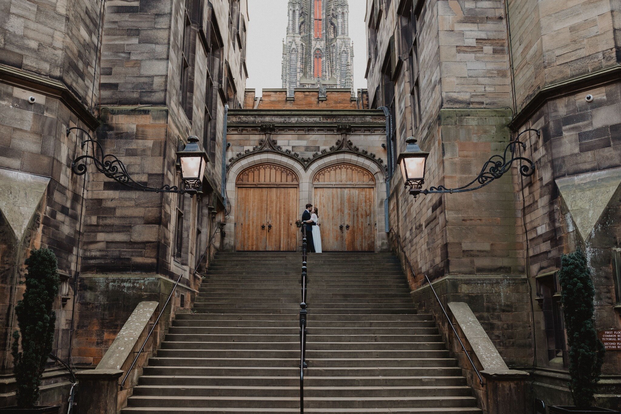 // Edinburgh //

It feels like ages since my last Edinburgh wedding and so it was extra special to get back out in the old town this week with the incredible P + J.

Here's a sneak peek...

A wee wedding ceremony, a Royal Mile confetti throw and a ro