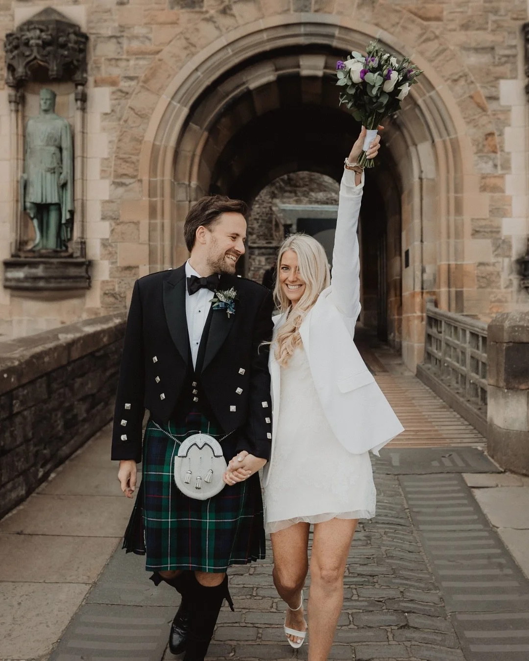 // Katee + Alastair //

Edinburgh Castle + Edinburgh Old Town.

&mdash;

Venue: @edinburghcastle

#edinburghwedding #edinburghphotographer #edinburghcastlewedding