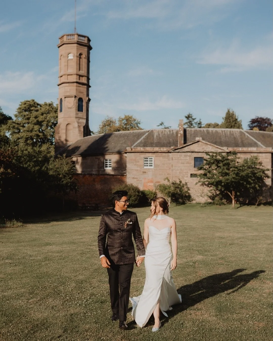 // Errol Park //
Delaney + Raj at Errol Park
—
Suppliers...
@dmcguirt
Photographer: @adamlutophotography
Venue: @errolparkestate
Catering: @adbarandcatering
Florist: @flowersbythebrae
Hair Stylist: @nicolamcmillanha