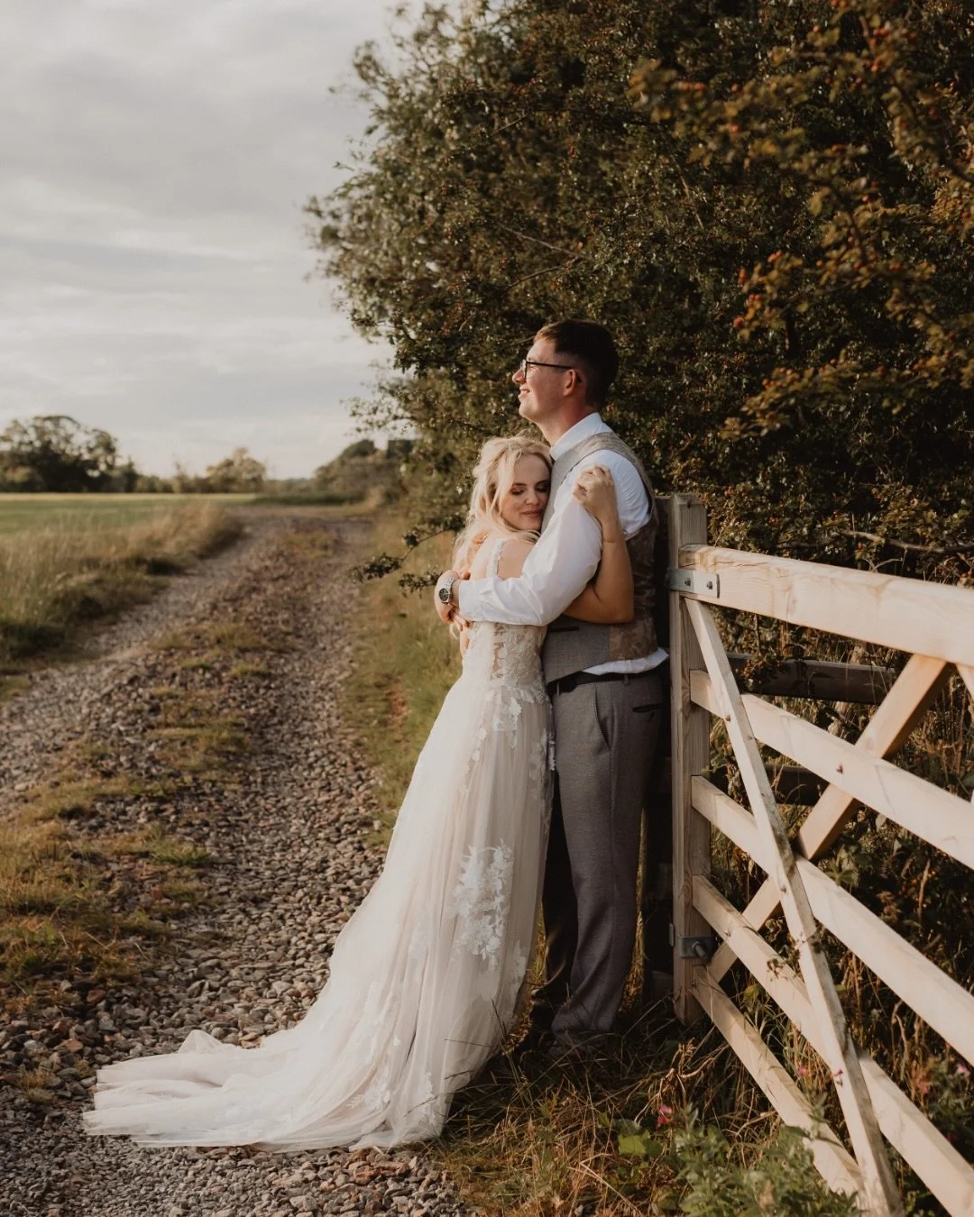 // Golden Sun //

Loving these summer evenings at weddings recently! ☀️ 

Throwback to Pez and Ben&rsquo;s epic festival wedding on a V Hot day in Cumbria! 

Dreamy!
&mdash;

Suppliers:

Couple: @pezoff &amp; @gibby5446
Photographer: @adamlutophotogr
