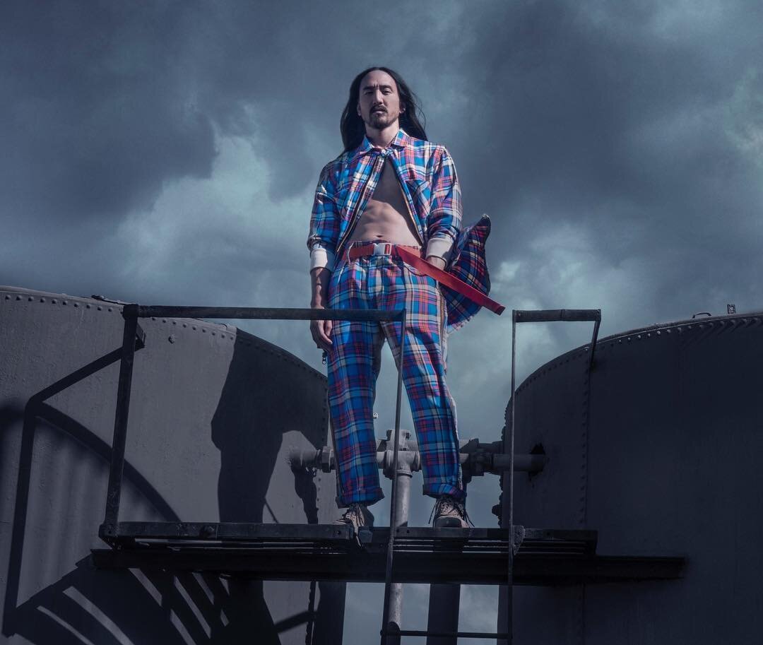 Experience the #PowerOfAoki w/ @steveaoki NOW #atkode.com | Link in bio
&bull;
Shooter | @bridger 
Creative Villain | @allantroy_ 
Fashion Wizard | @mandelkorn 
Skin + Hair Samurai | @marleythebarber 
#Kode #KodeMag #KodeNow