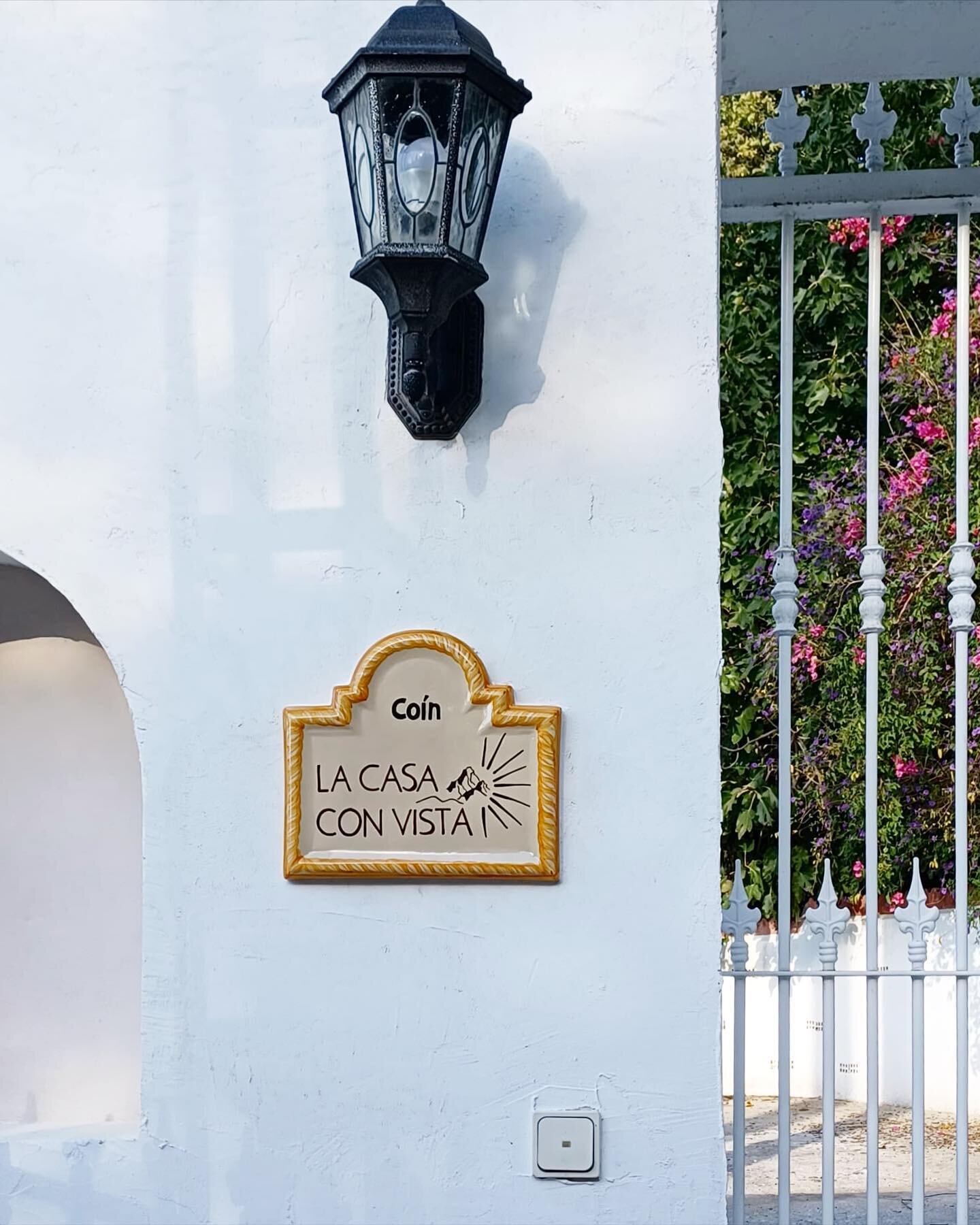 Little details in Co&iacute;n 🤍 // Looking for a weekend away before the busy holiday season? We have a few dates available for both locations. Inquire on our website 💫