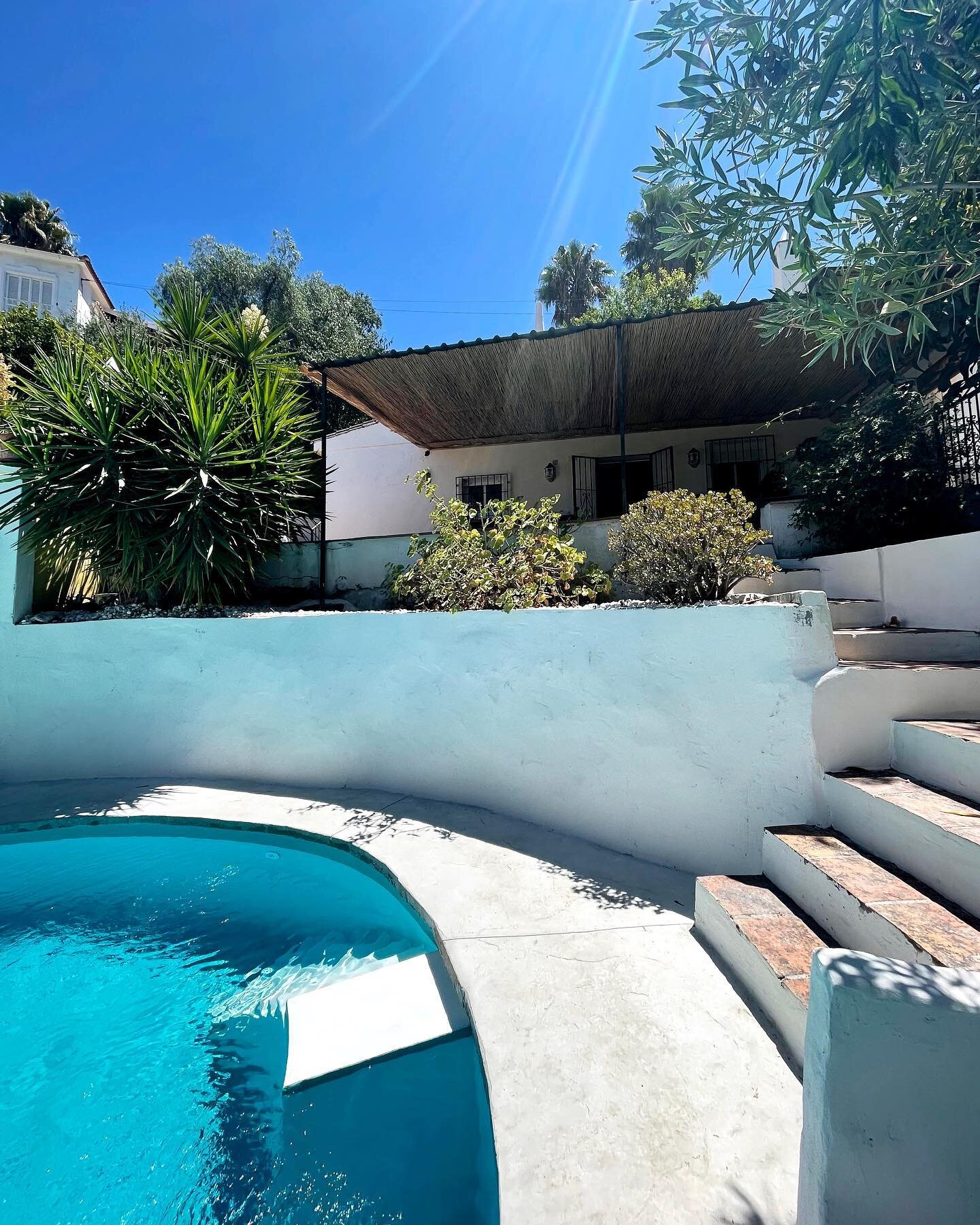 Who&rsquo;s ready for summer?! 🌞🌴 // La Casa con Vista has two amazing properties in Andalusia: one in Calahonda and the other in Co&iacute;n. Both with unique features and different sceneries! Check out our website to learn more about each propert