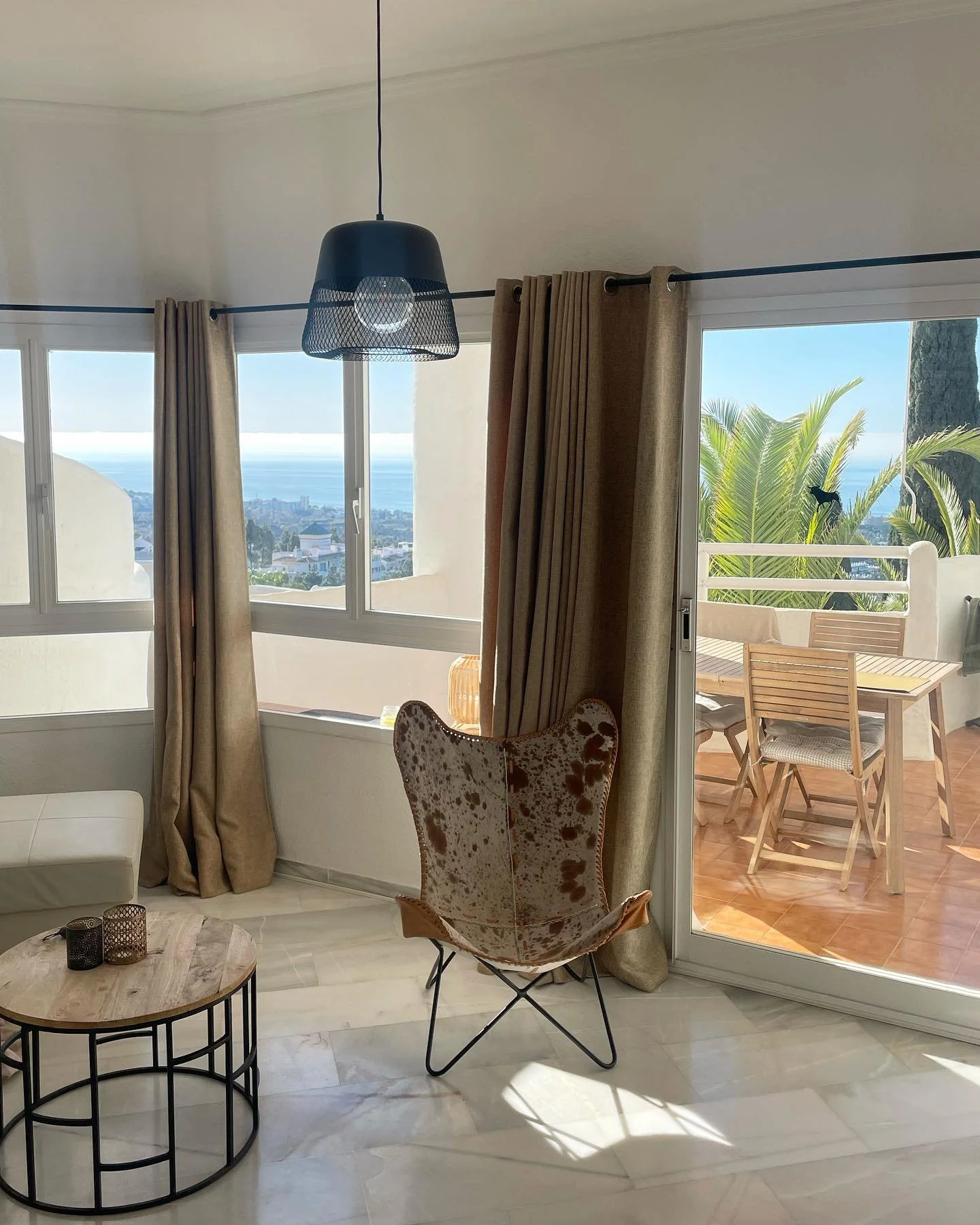 mornings here 🤍 // we still have some dates available in April and May at the Calahonda apartment, book your next getaway now! Link in bio 💫