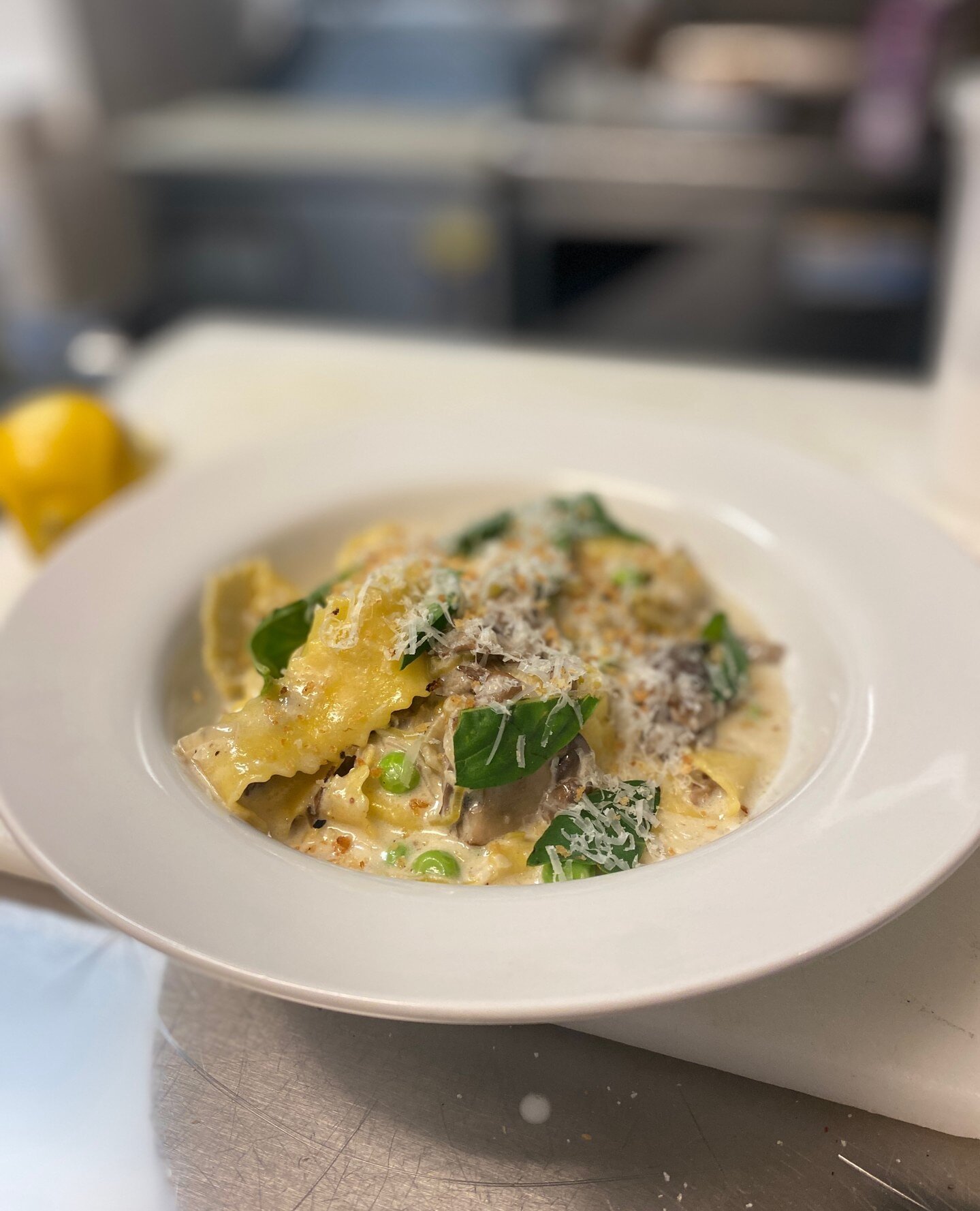 The Federal ALWAYS makes the pasta in-house! This creamy pappardelle is served with fresh spring peas. Our mouths are watering over here 🤤