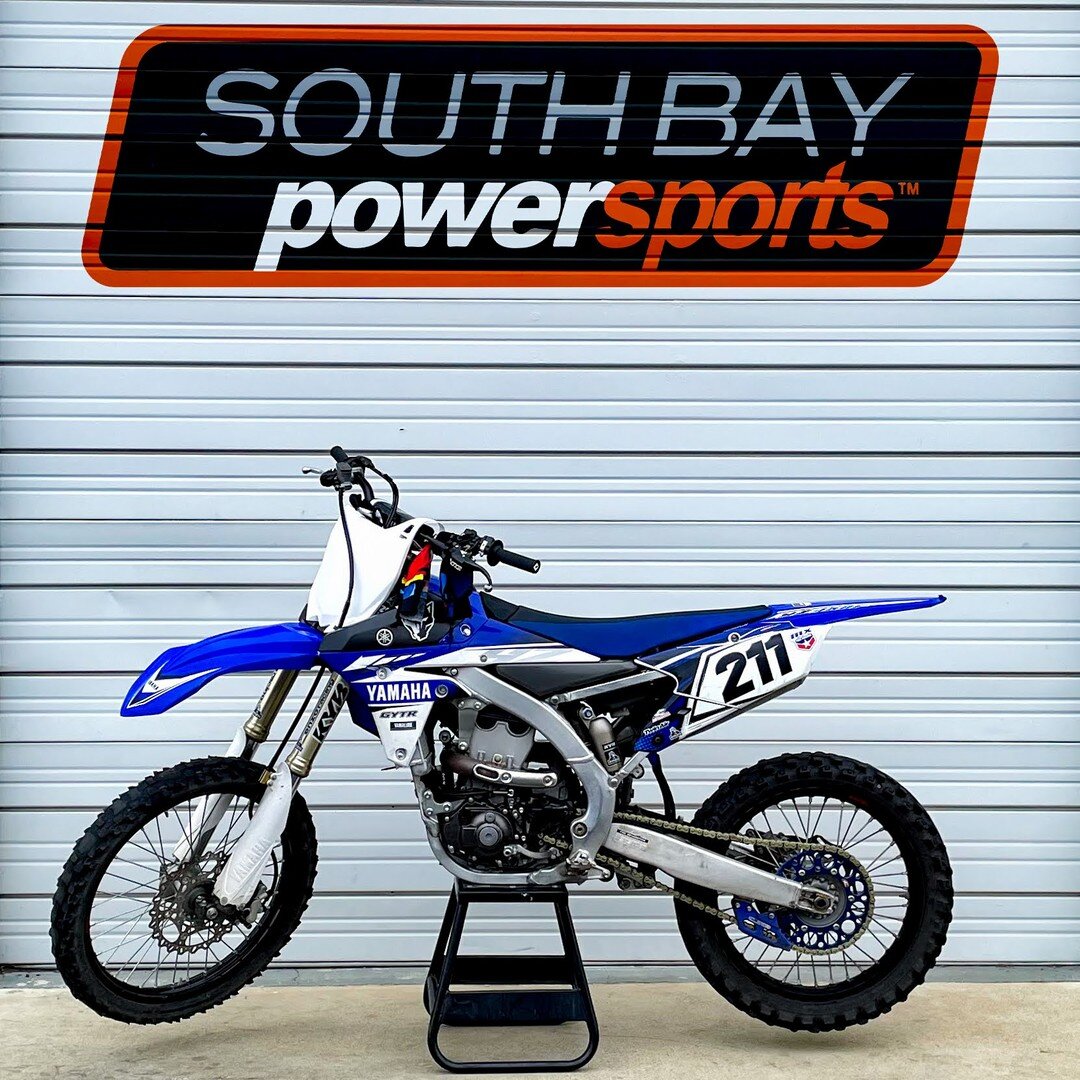 #ShowcaseSaturday 🏍
We are going to start showcasing our customers' bikes on Saturday. Check out @mr.dirtbike_kid&rsquo;s Yamaha yz450! It&rsquo;s a wheelie machine with its owner behind the wheel and we are here to make it &ldquo;crispy.&rdquo; 🤙
