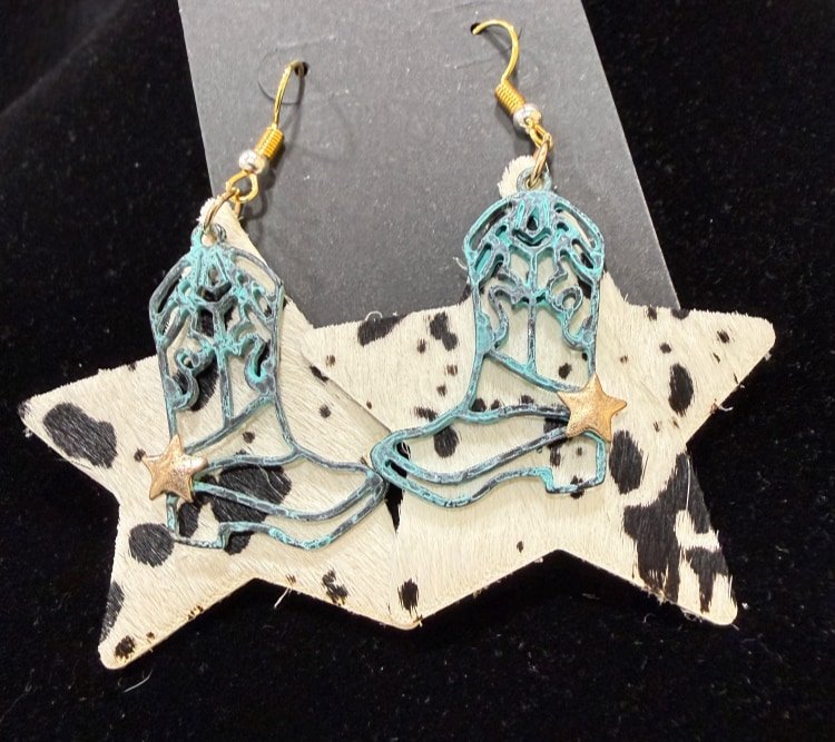821-26;Earrings;’StarBootsOnWhiteLeatherCowhideStar’;UniquePatenaedBootShilouetteBootCharmWithAuStarSpurOnWhiteLeatherCowhideStar;EarHooksAreAuWithAuBallAndSpring.(1 of 1)