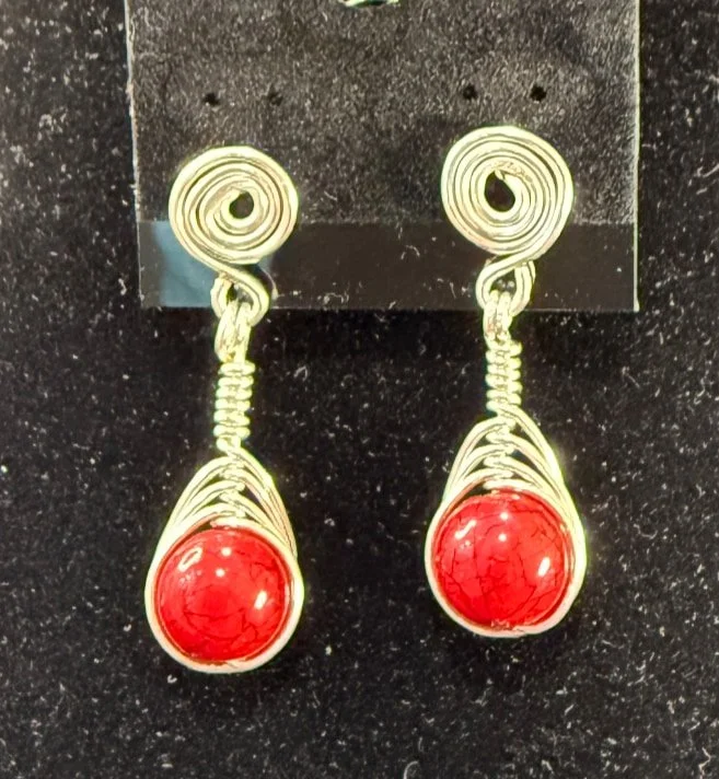 807-26;Earrings;’AgStudSpiralHoldingRedStoneBead’;UniqueHandCraftedFreeForm;AgClosedSpiralStud;SuspendingAUniqueHandCraftedFreeFormAgUpwardAlternatingHalfVerticalSpiralWireWrapDongleHoldingAGorgeousRedRounStoneBead;NoEarHookRequired.(1 of 1)