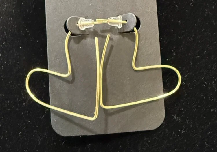 837-26;Earrings;’AuLargeOpenHeart’;UniqueHandCraftedFreeFormOpenLargeHeartShilouette;AuRoundWire;NoEarHookRequired.(2 of 3)