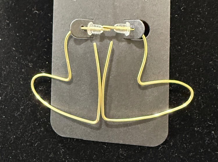 838-26;Earrings;’AuLargeOpenHeart’;UniqueHandCraftedFreeFormOpenLargeHeartShilouette;AuRoundWire;NoEarHookRequired.(2 of 3)