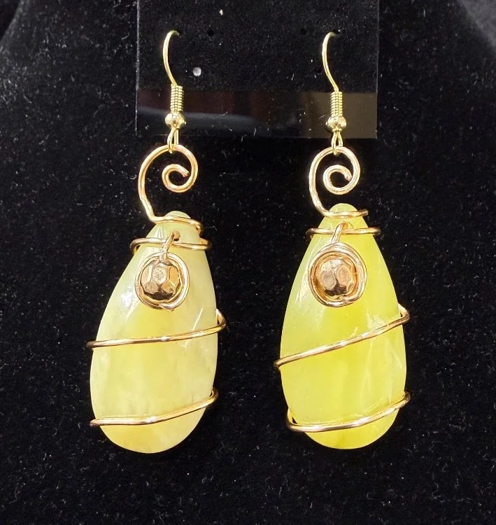 794-26;Earrings;’LemonJadeForSpring’;AnOriginalJonMichelleDesign;BeautifulYellowJadeCrystalStonesWithUniqueHandCraftedFreeFormAuWireWrappingEmbelishedWithWrappedAuBeadAndFinishedWithFlourishAtTop;EarHooksAreAuWithAuBallAndSpring.(1 of 1)