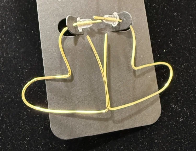 836-26;Earrings;’AuLargeOpenHeart’;UniqueHandCraftedFreeFormOpenLargeHeartShilouette;AuRoundWire;NoEarHookRequired.(1 of 3)